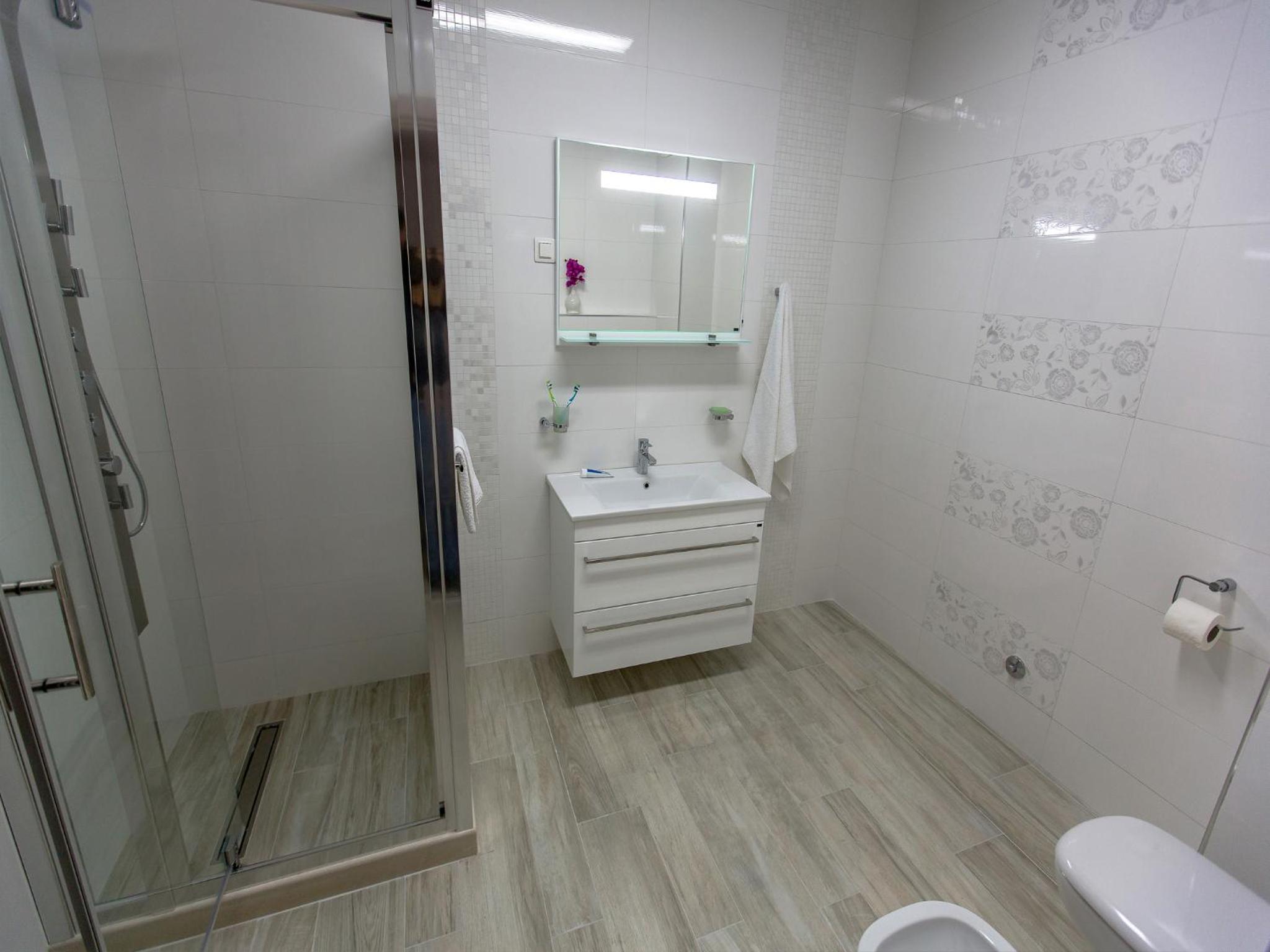 Two-Bedroom Apartment with Balcony and Sea View photo 2