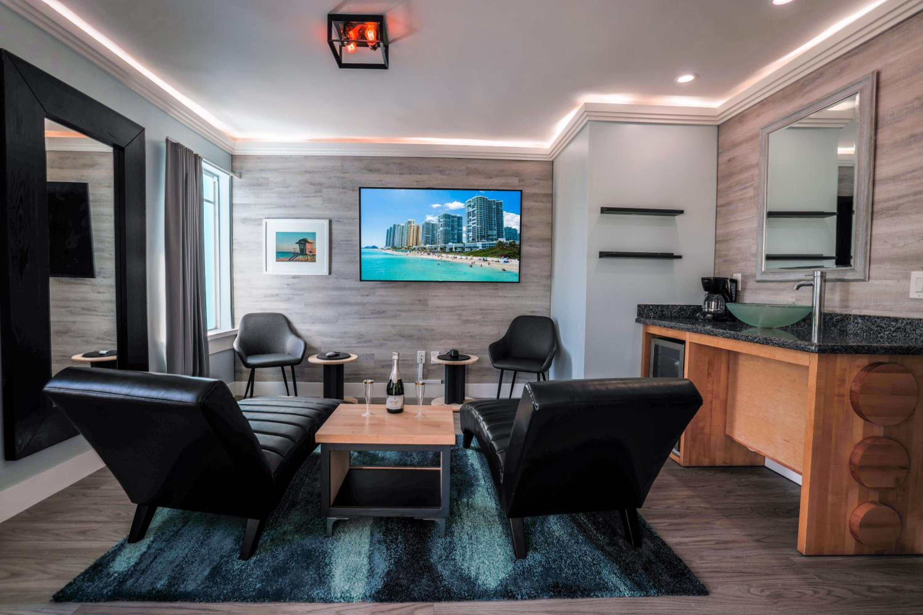 King Suite with Ocean View - Photo 3