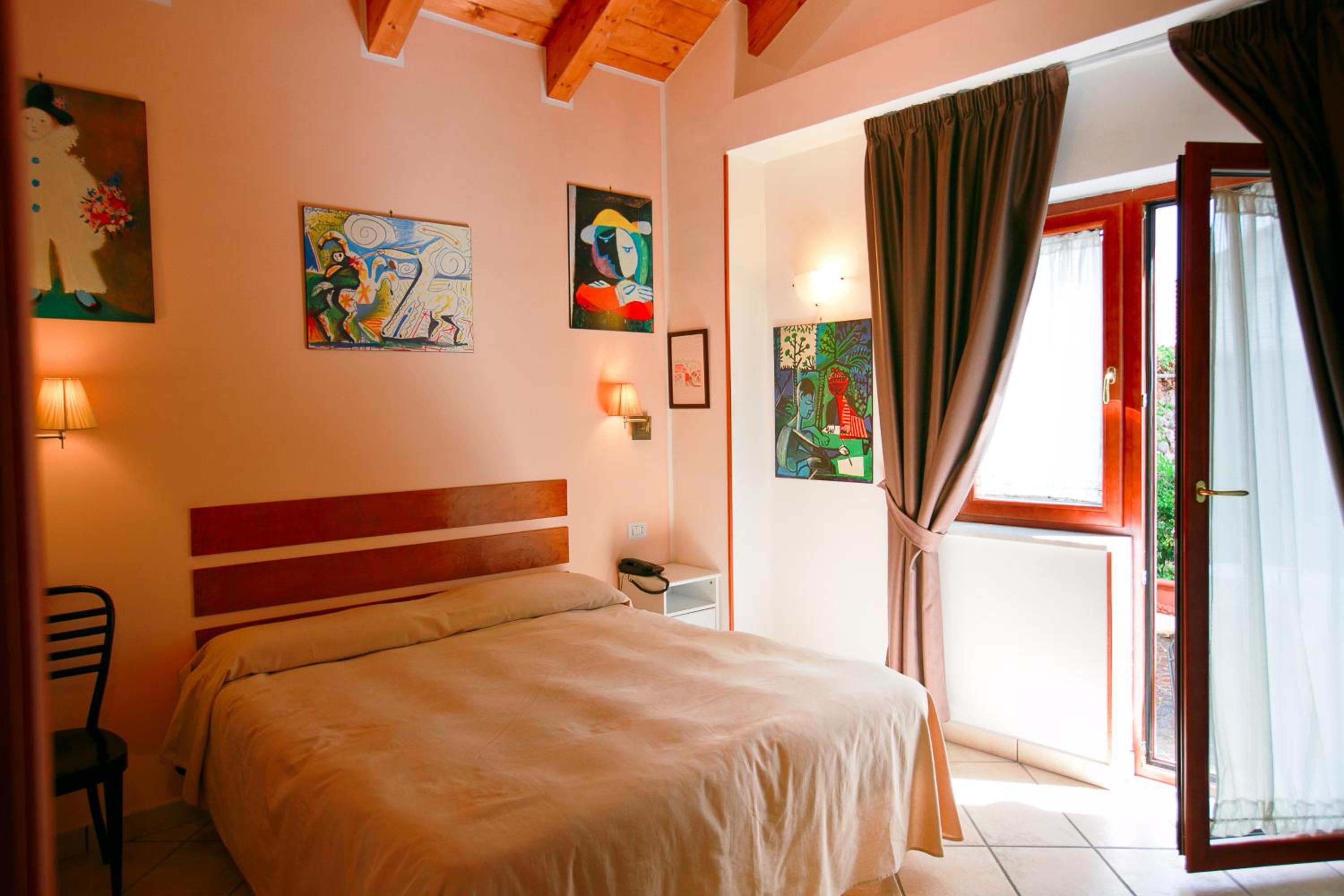 Double or Twin Room - Photo 18
