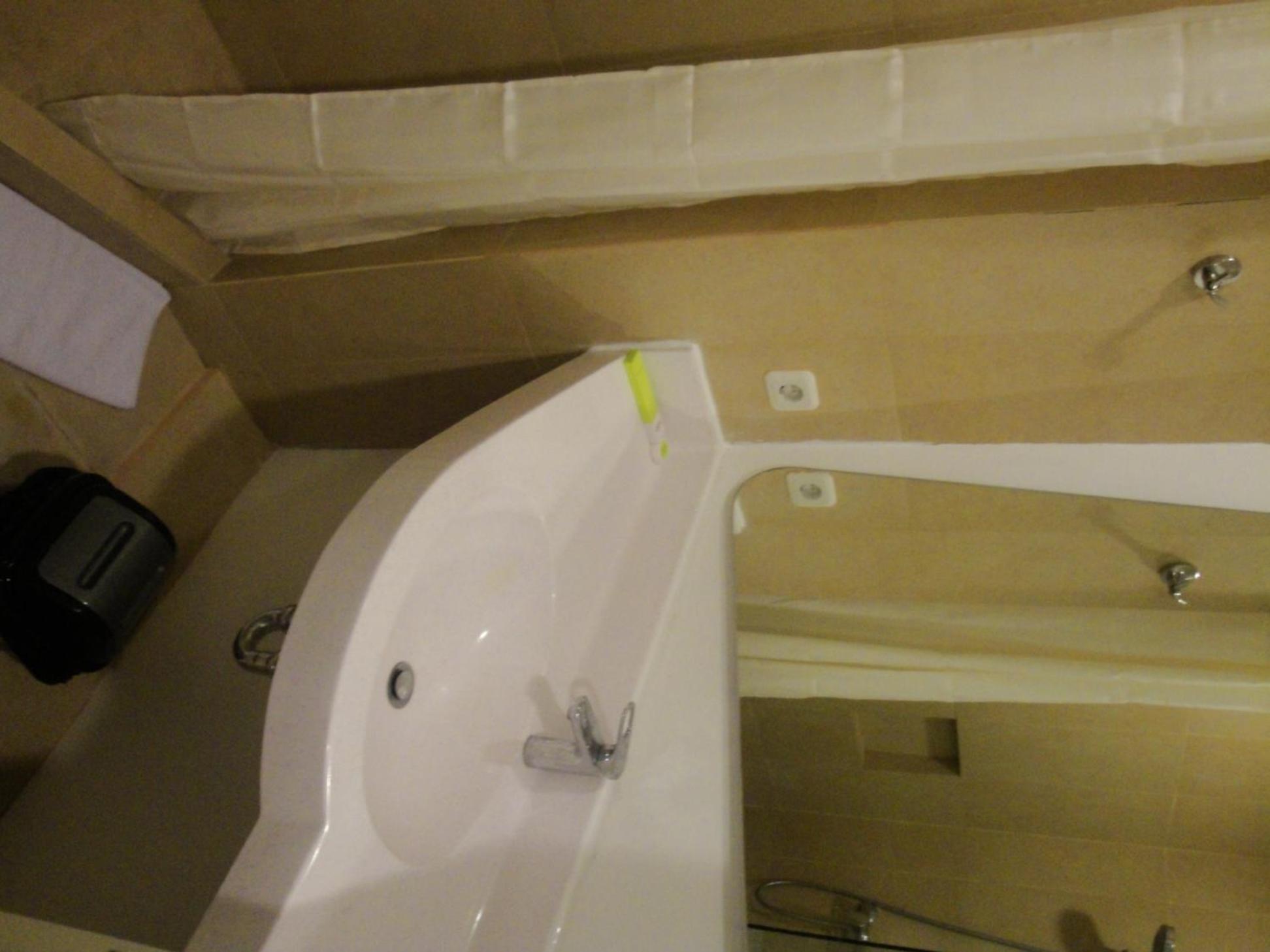 Standard Double or Twin Room photo 2