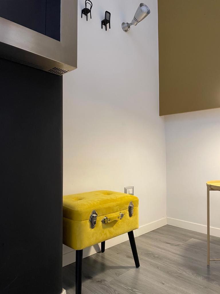 Deluxe Room (2 Adults + 1 Child) - Photo 19