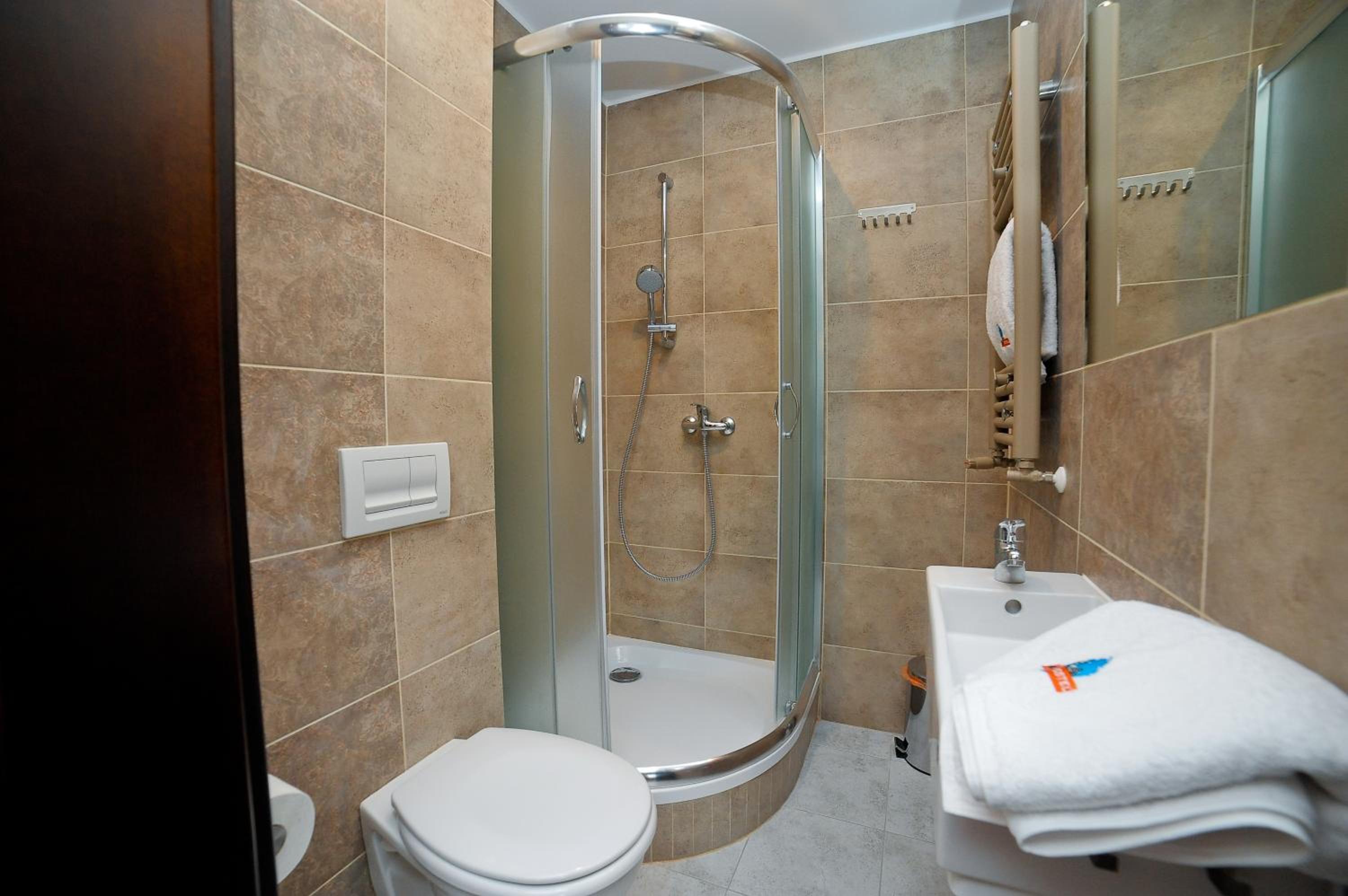 Quadruple Room - Photo 15