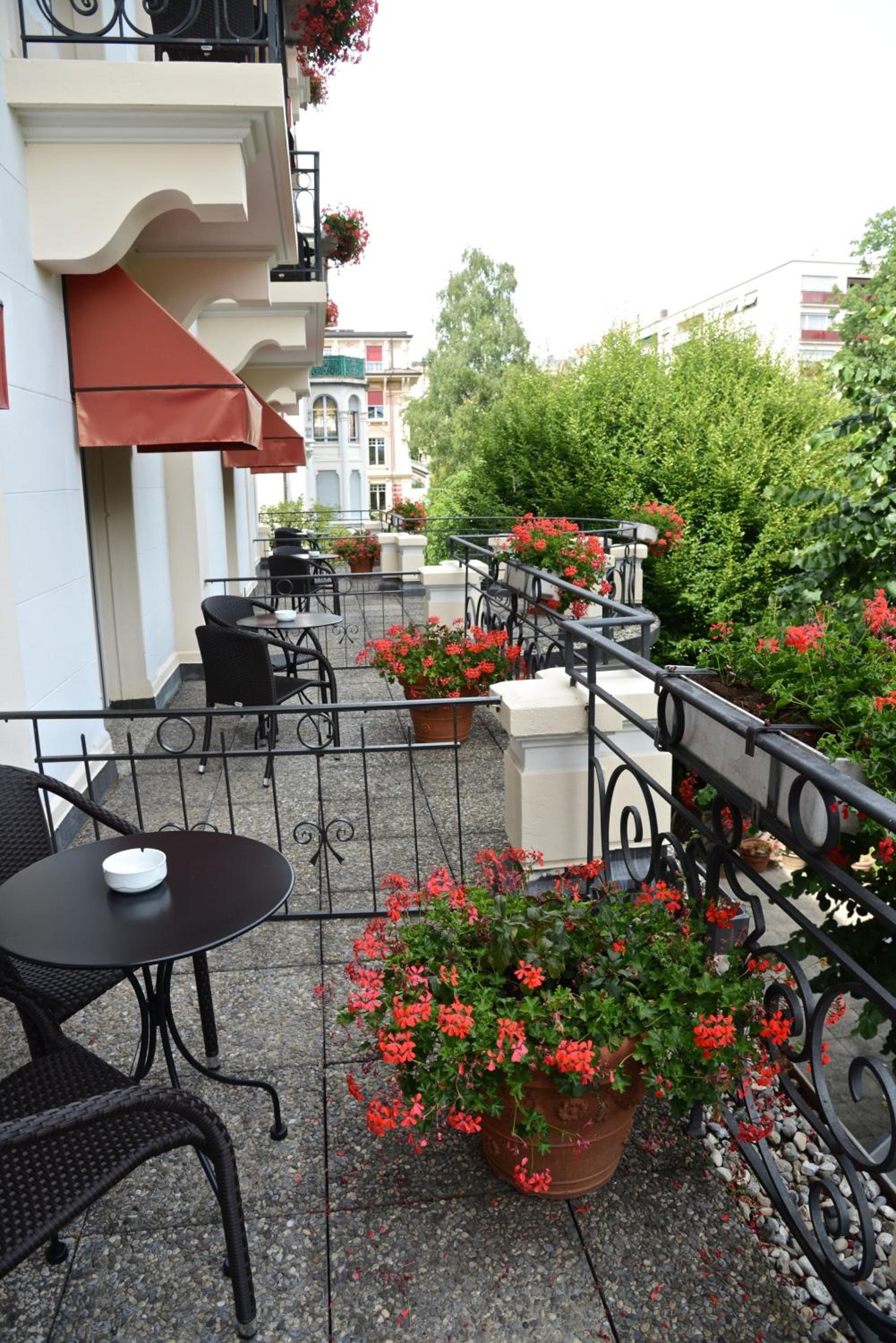 classic Double Room with Balcony - Photo 5