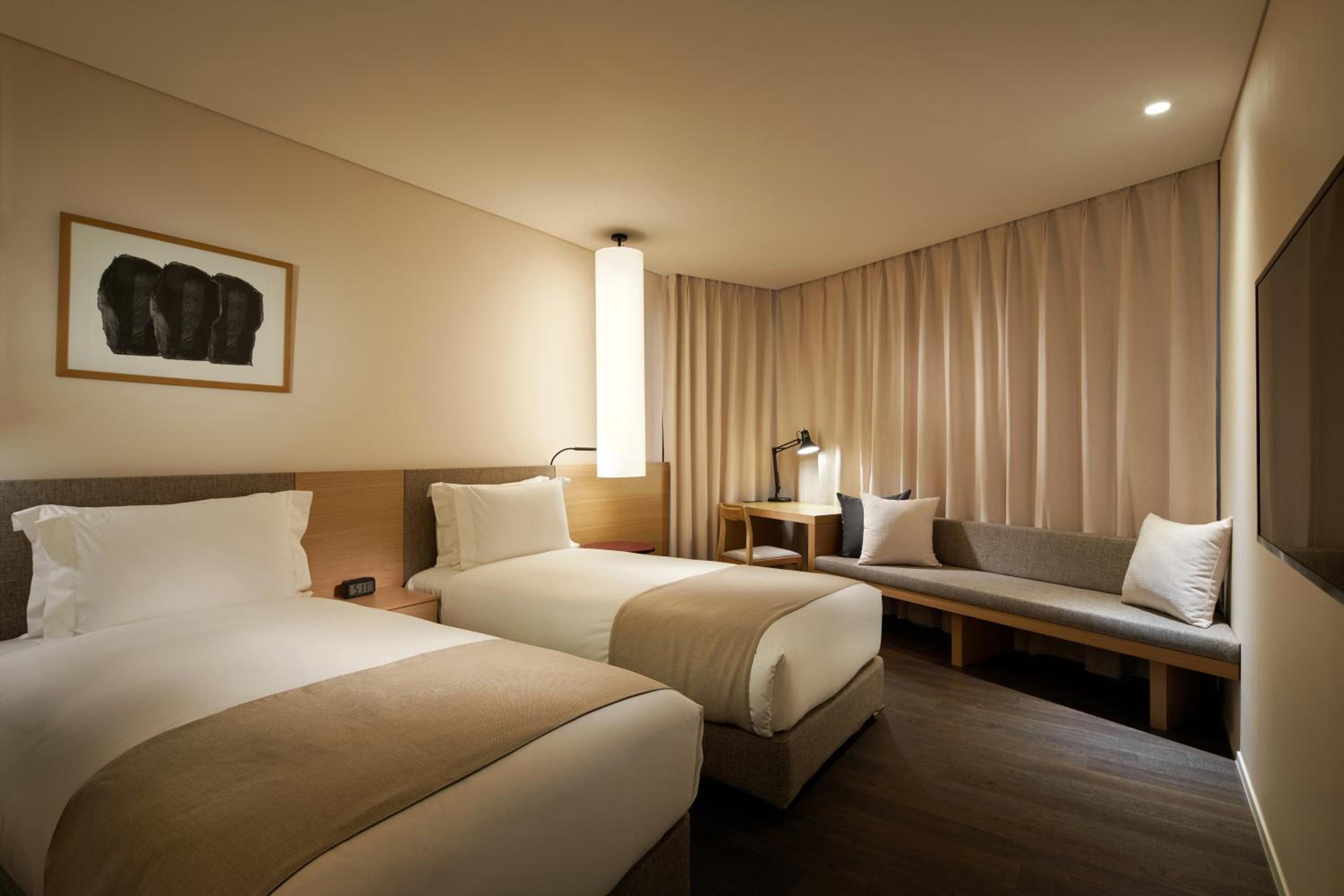Standard Twin Room - No View - Photo 1