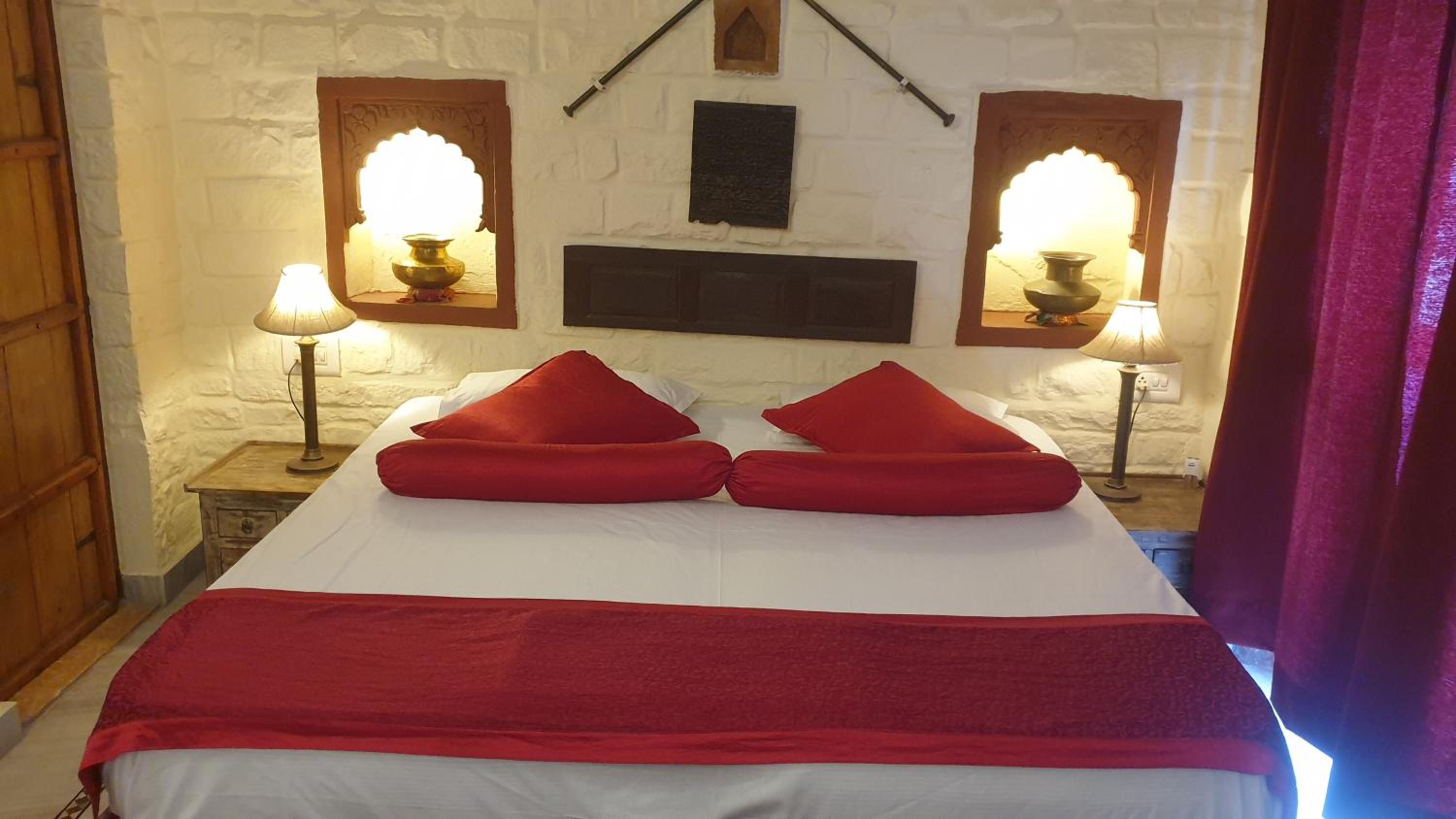 King Suite with Balcony - Photo 9