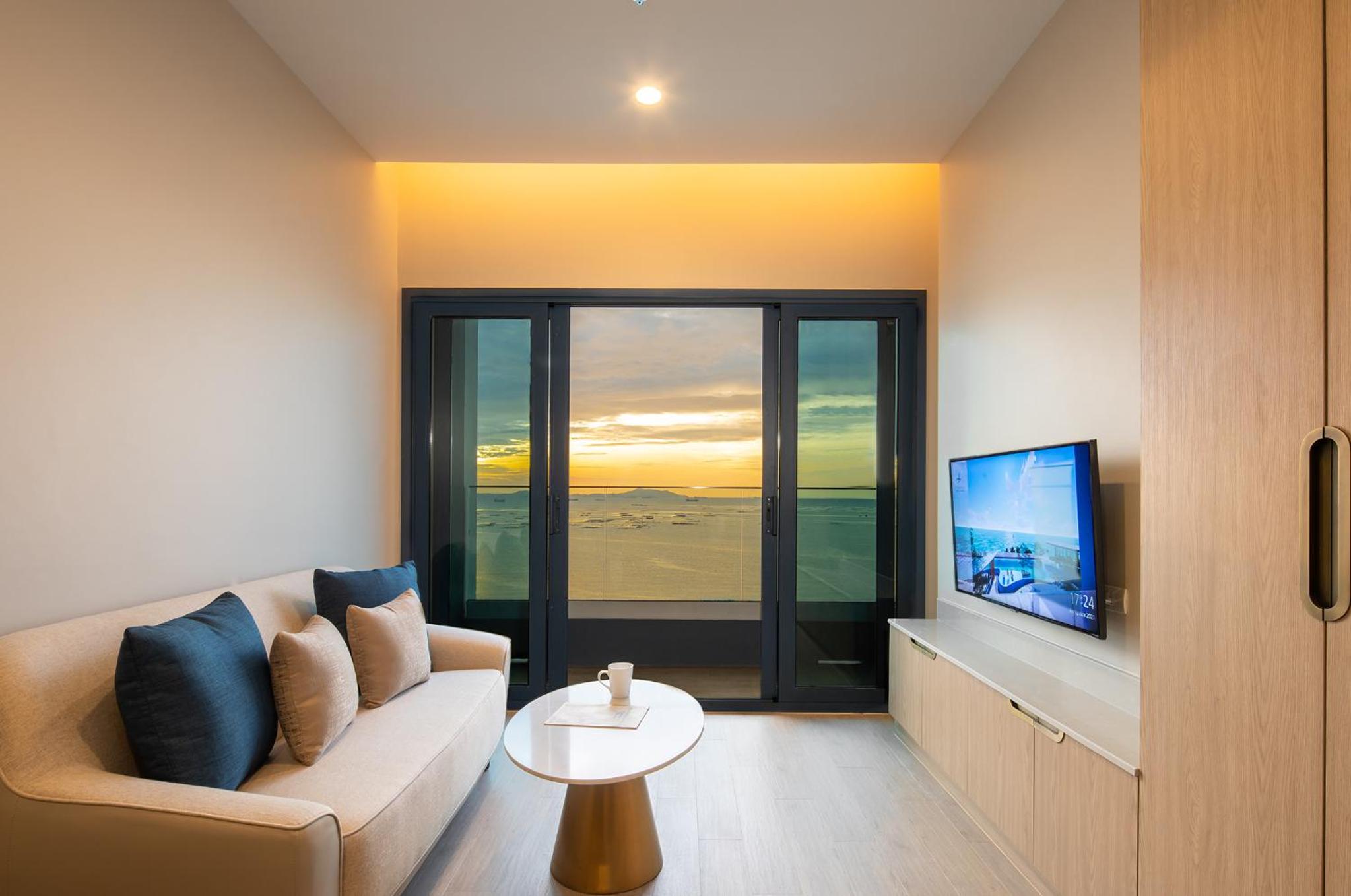 One Bedroom King Suite - Photo 3