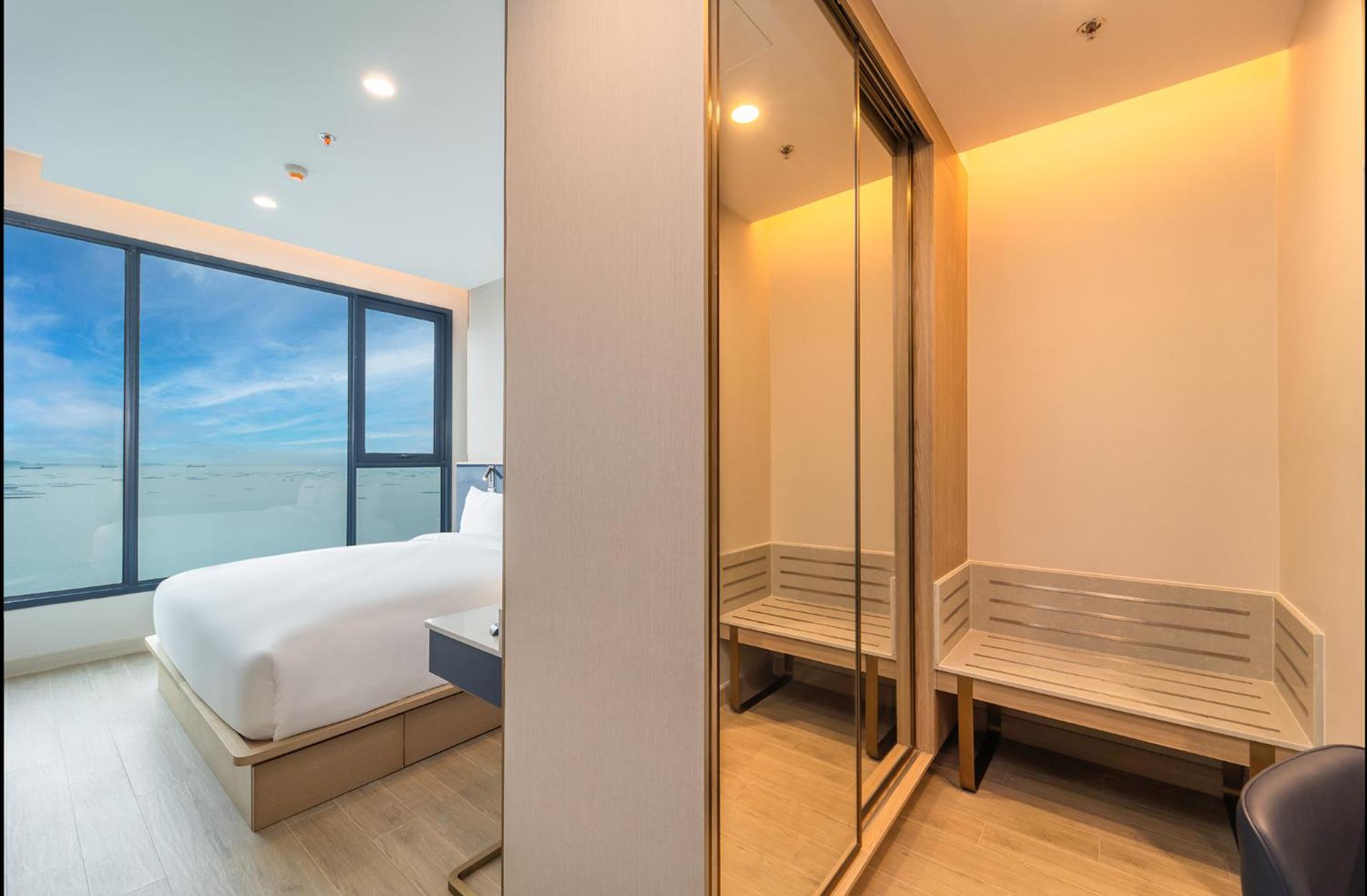 One Bedroom King Suite - Photo 7