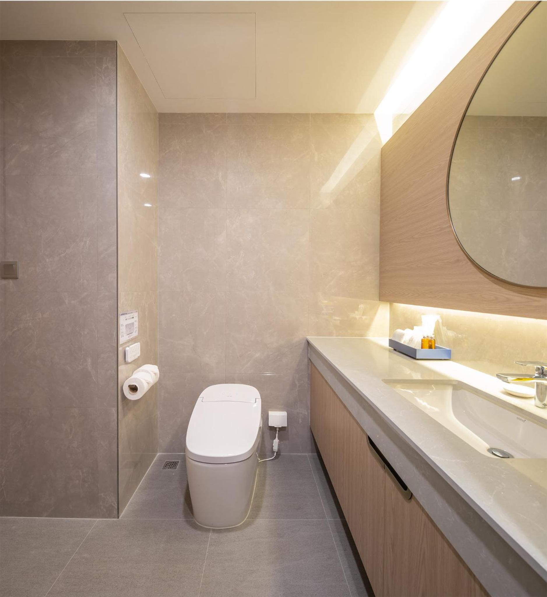 Two-Bedroom Suite - Photo 8