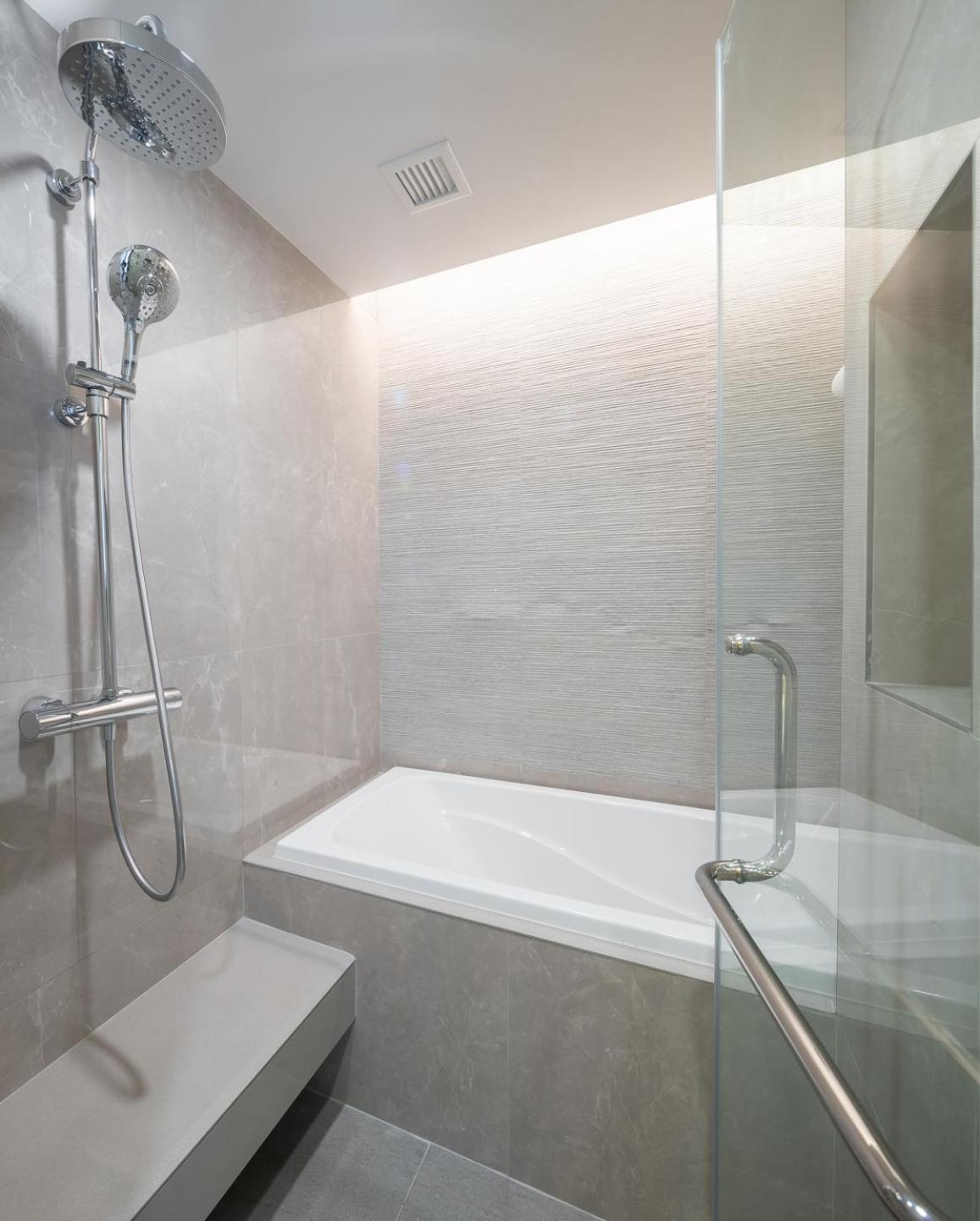 Two-Bedroom Suite - Photo 7