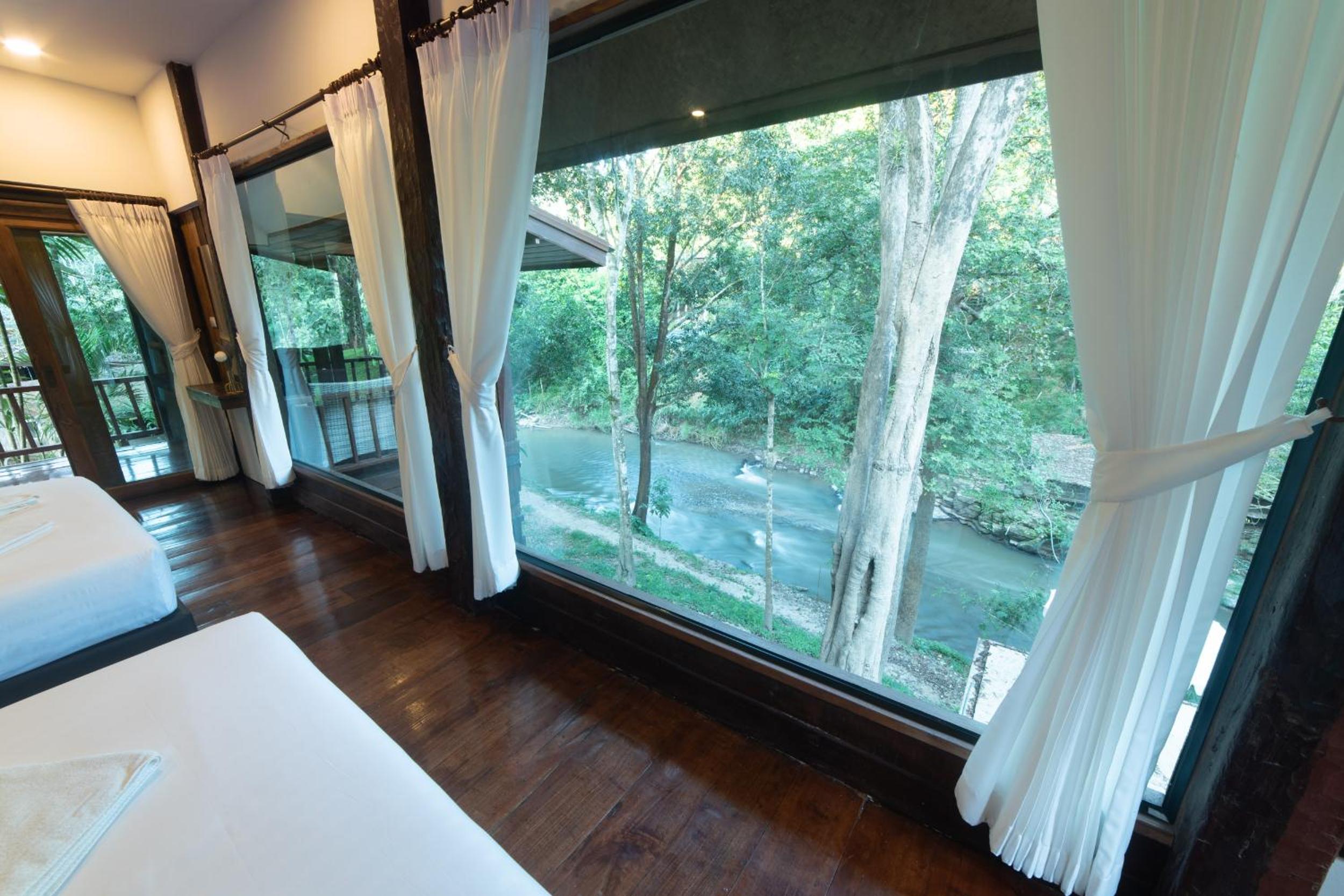 Deluxe Family Room - Photo 5