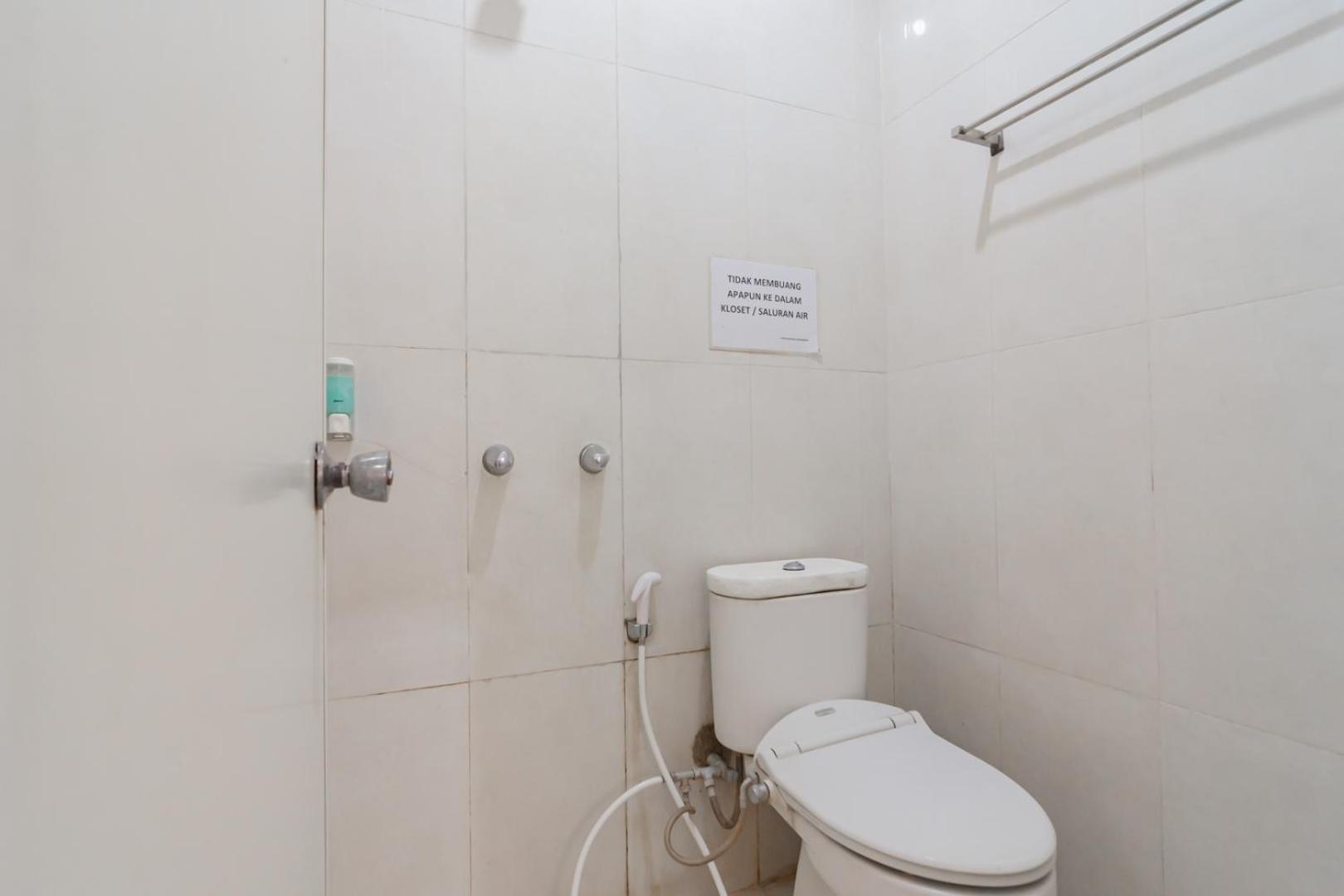 Standard Double Room - Photo 8