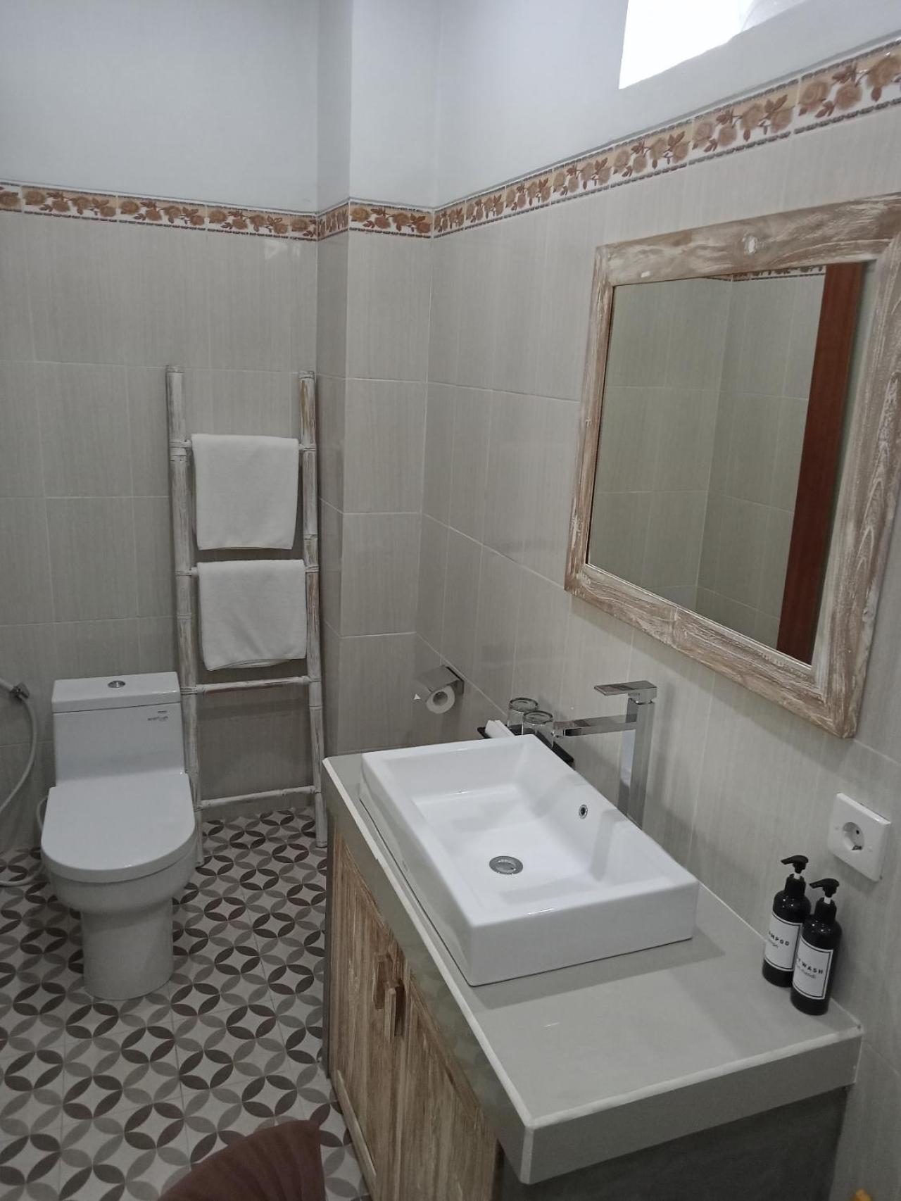 Standard Double Room - Photo 3
