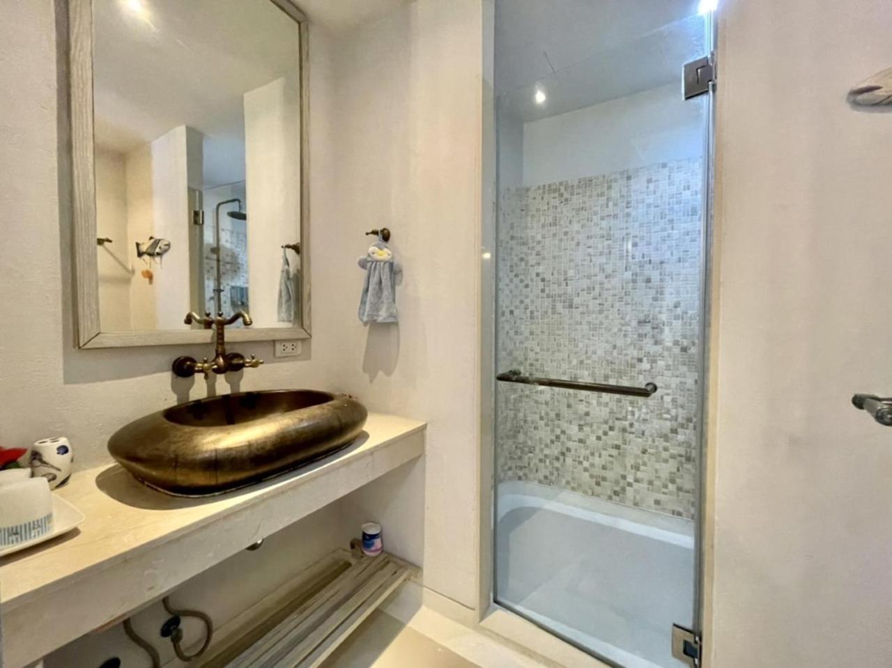 Apartment with Garden View - Photo 2