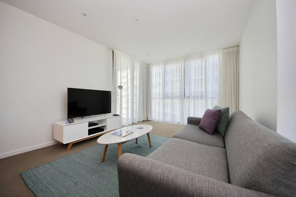 One-Bedroom Apartment - Photo 1