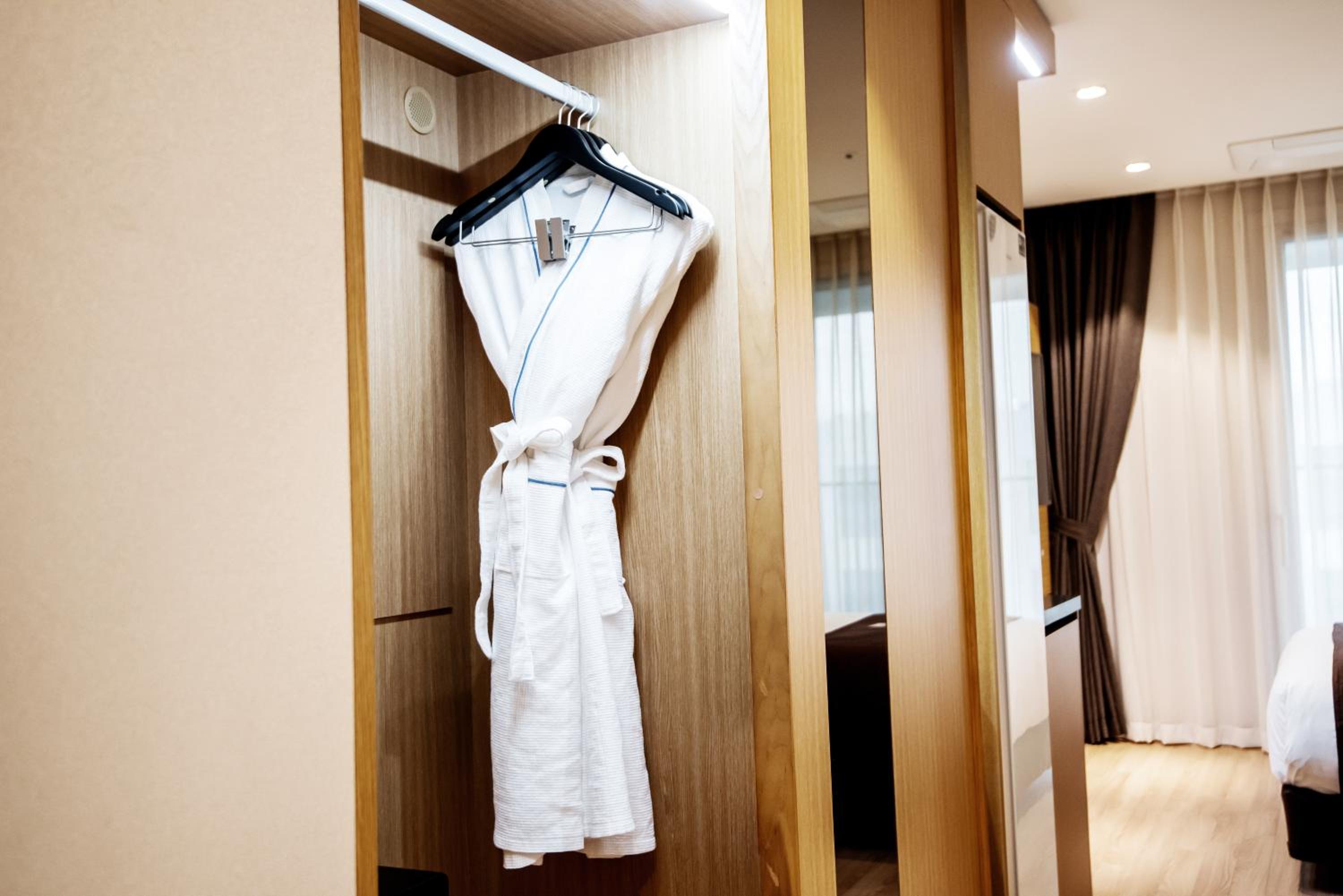Standard Double Room - Photo 6