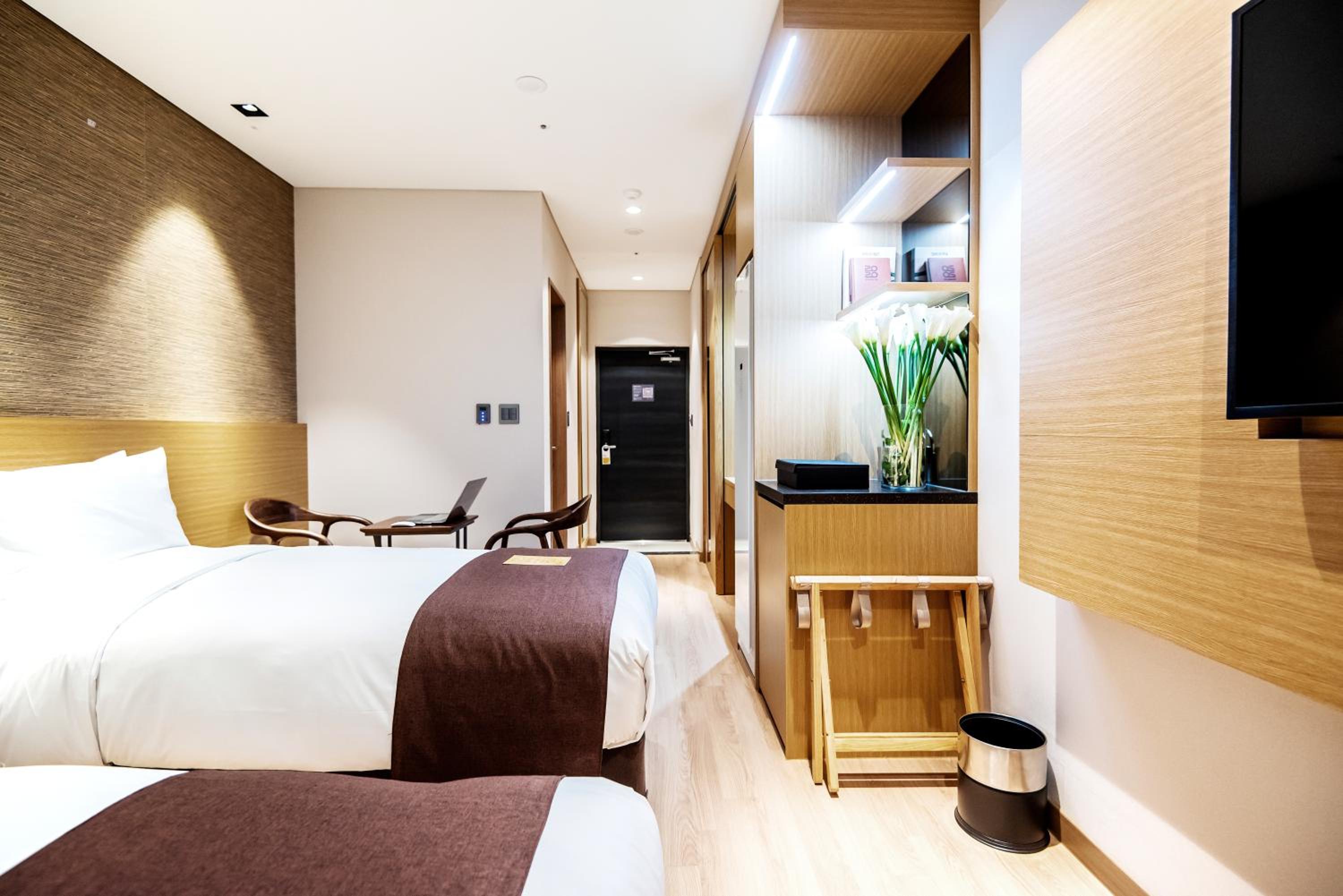 Standard Twin Room - Photo 1