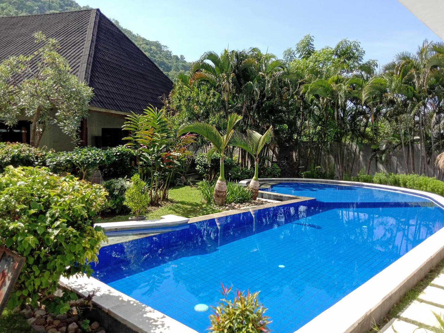 Villa with Garden View