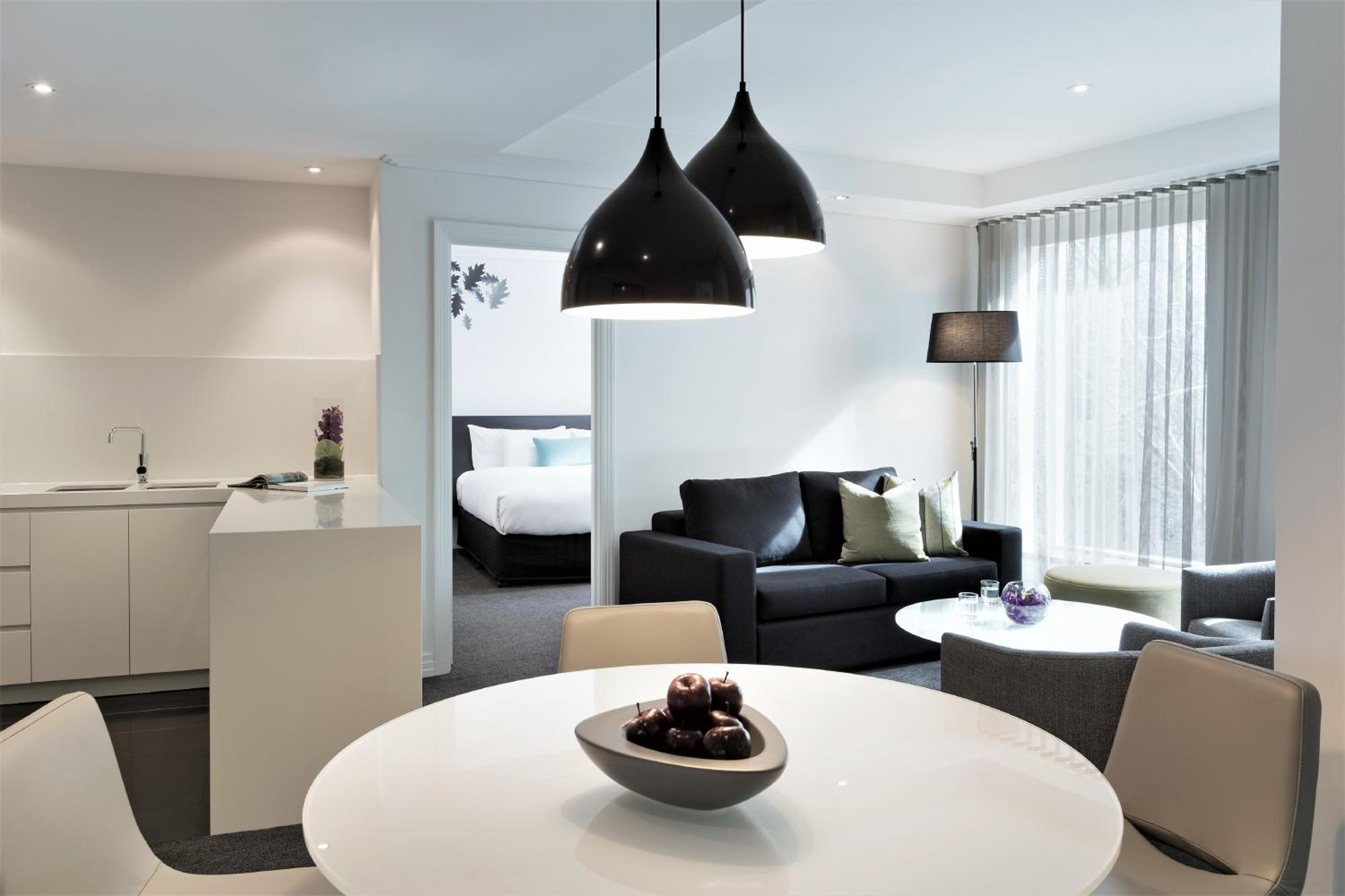 Two Bedroom Two Bathroom Apartment with Kitchen and with Spa Bath - Photo 11