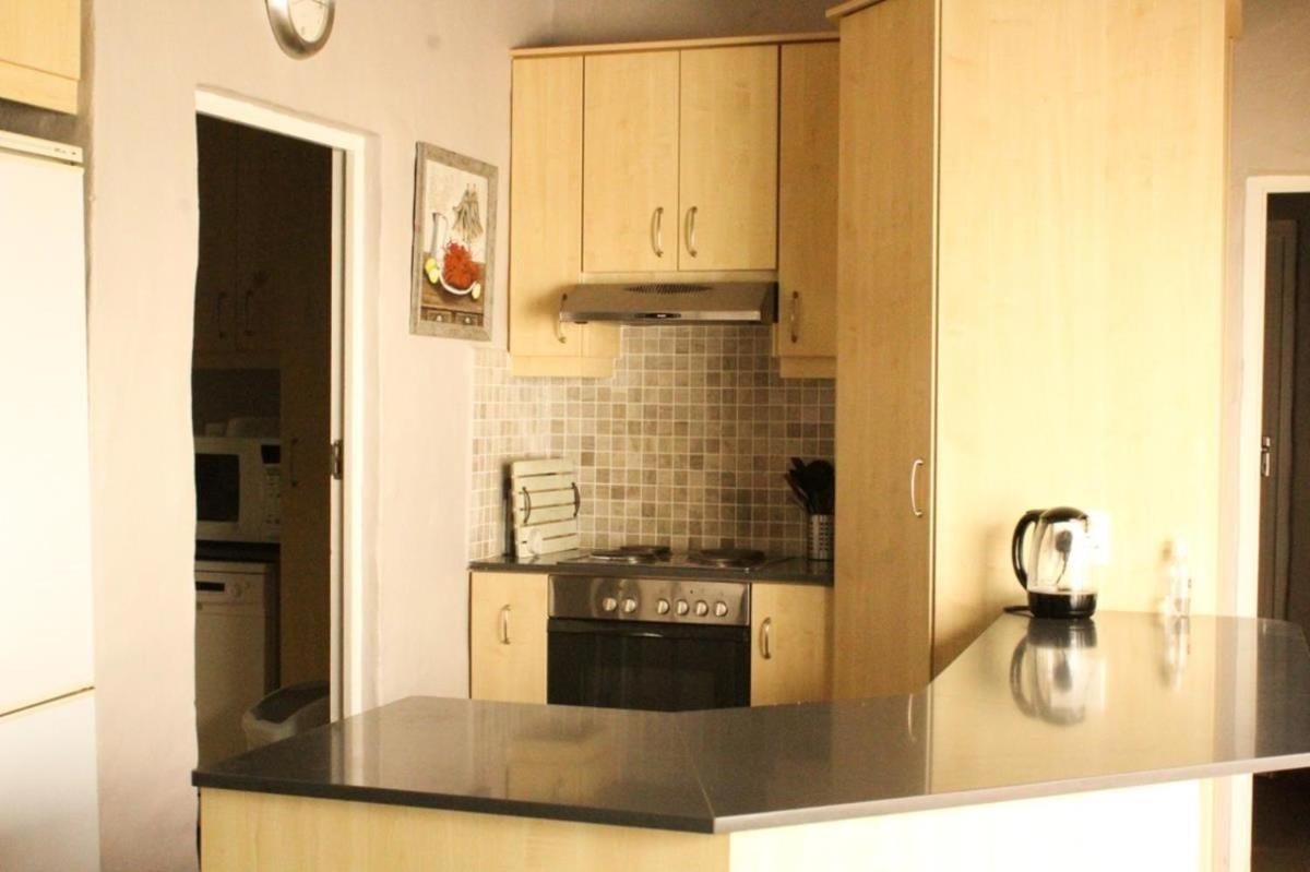 Apartment photo 2