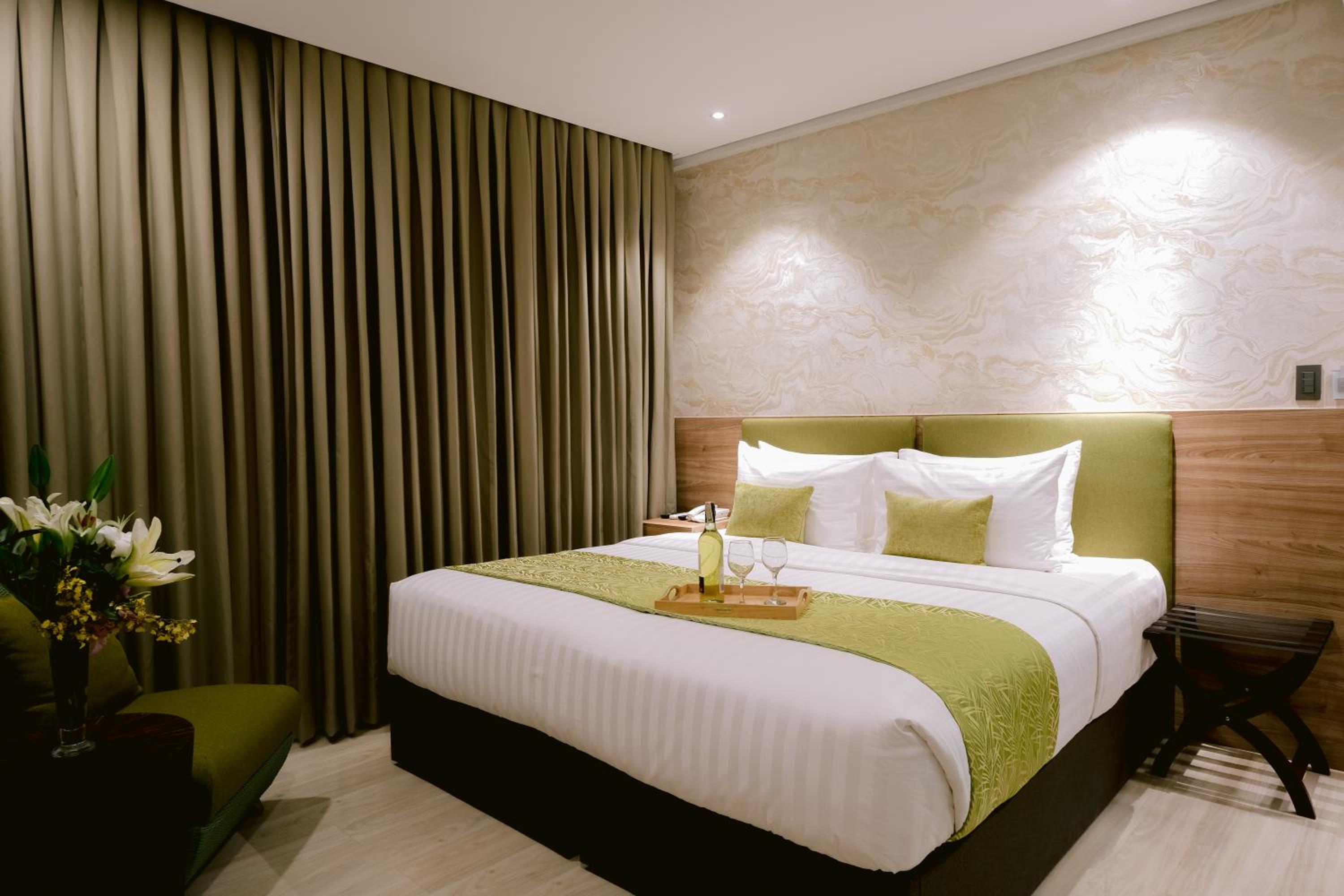 Superior King Room - Photo 1
