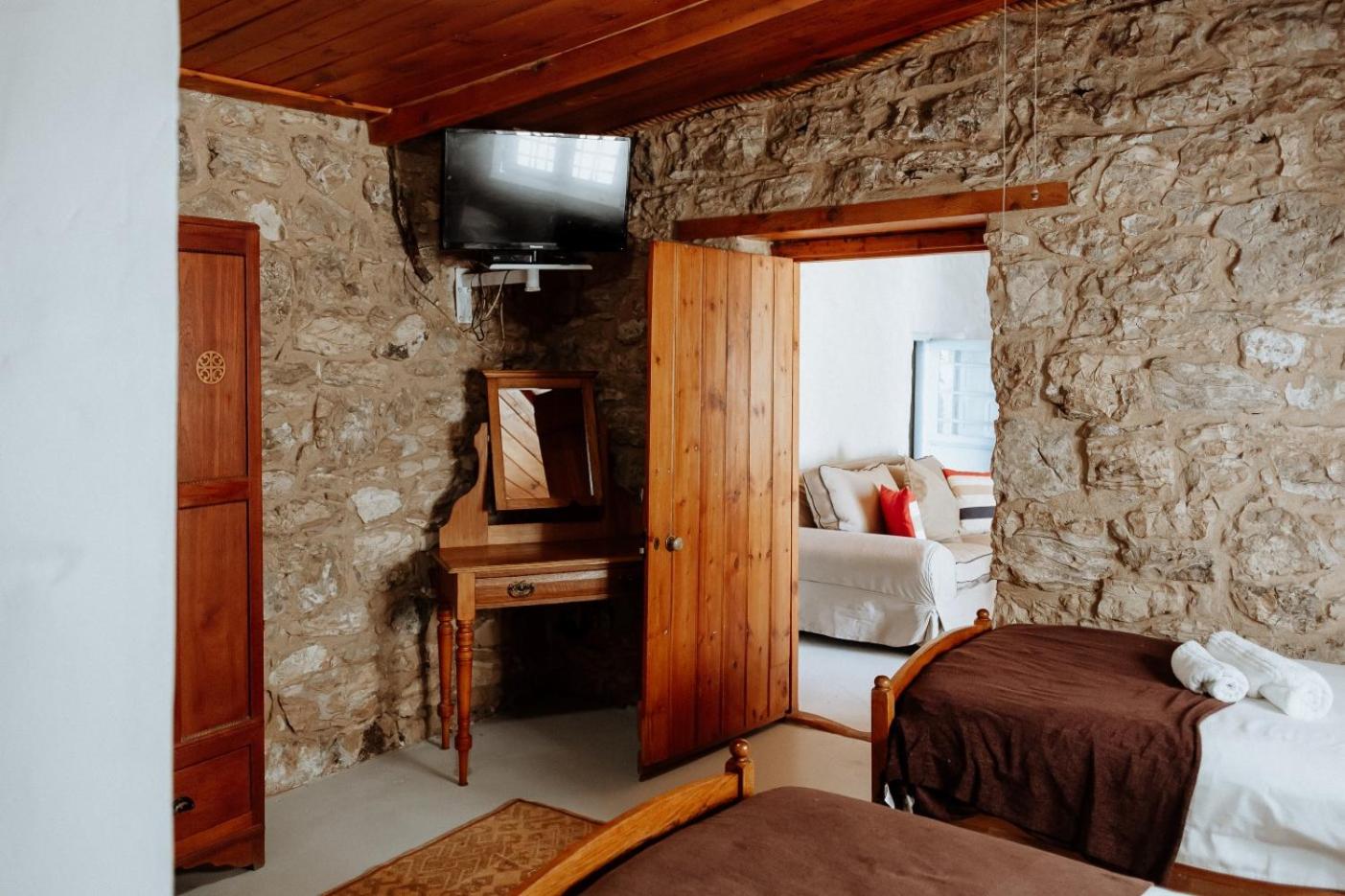 Apartment photo 2