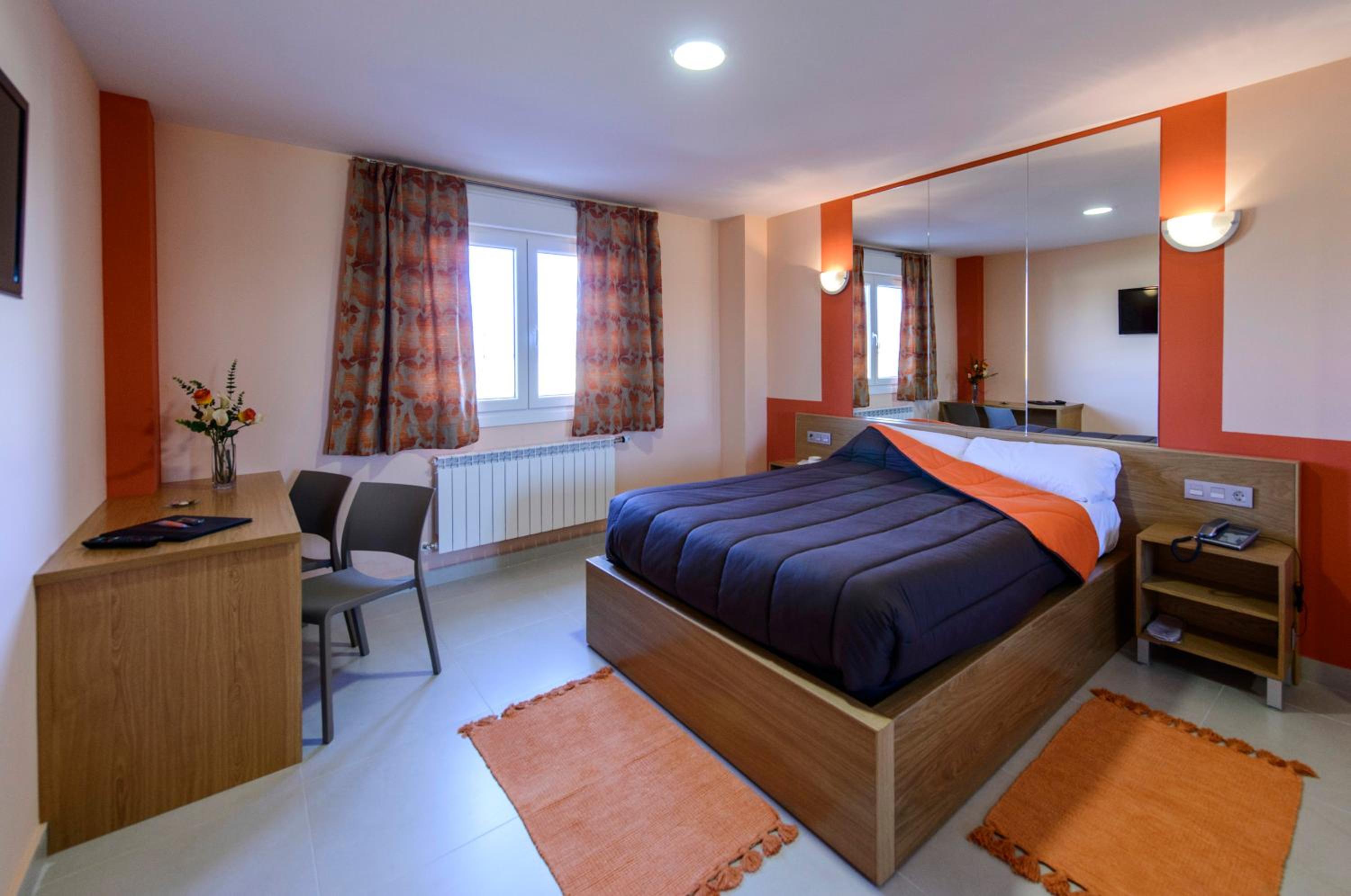 Double Room - Photo 6