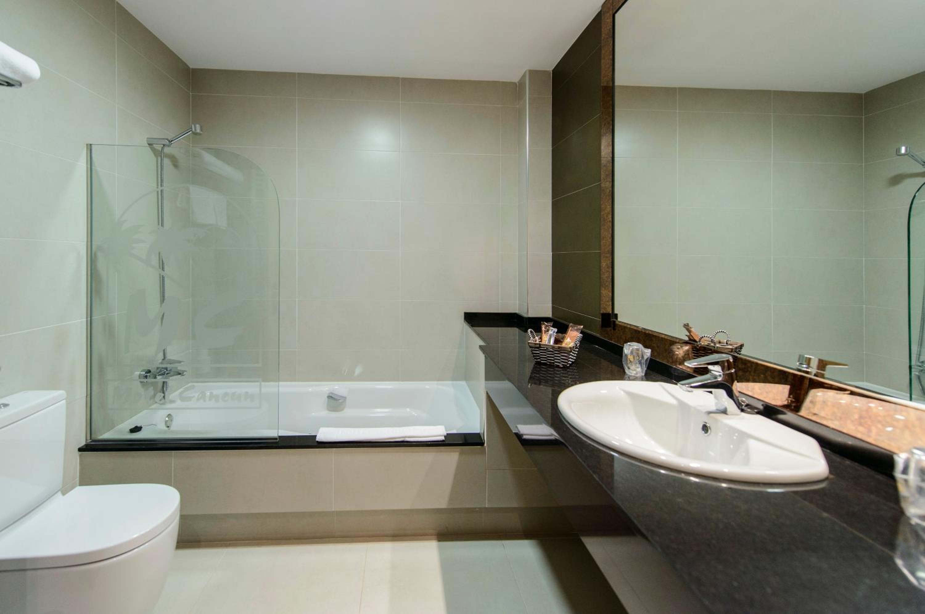 Double Room - Photo 5