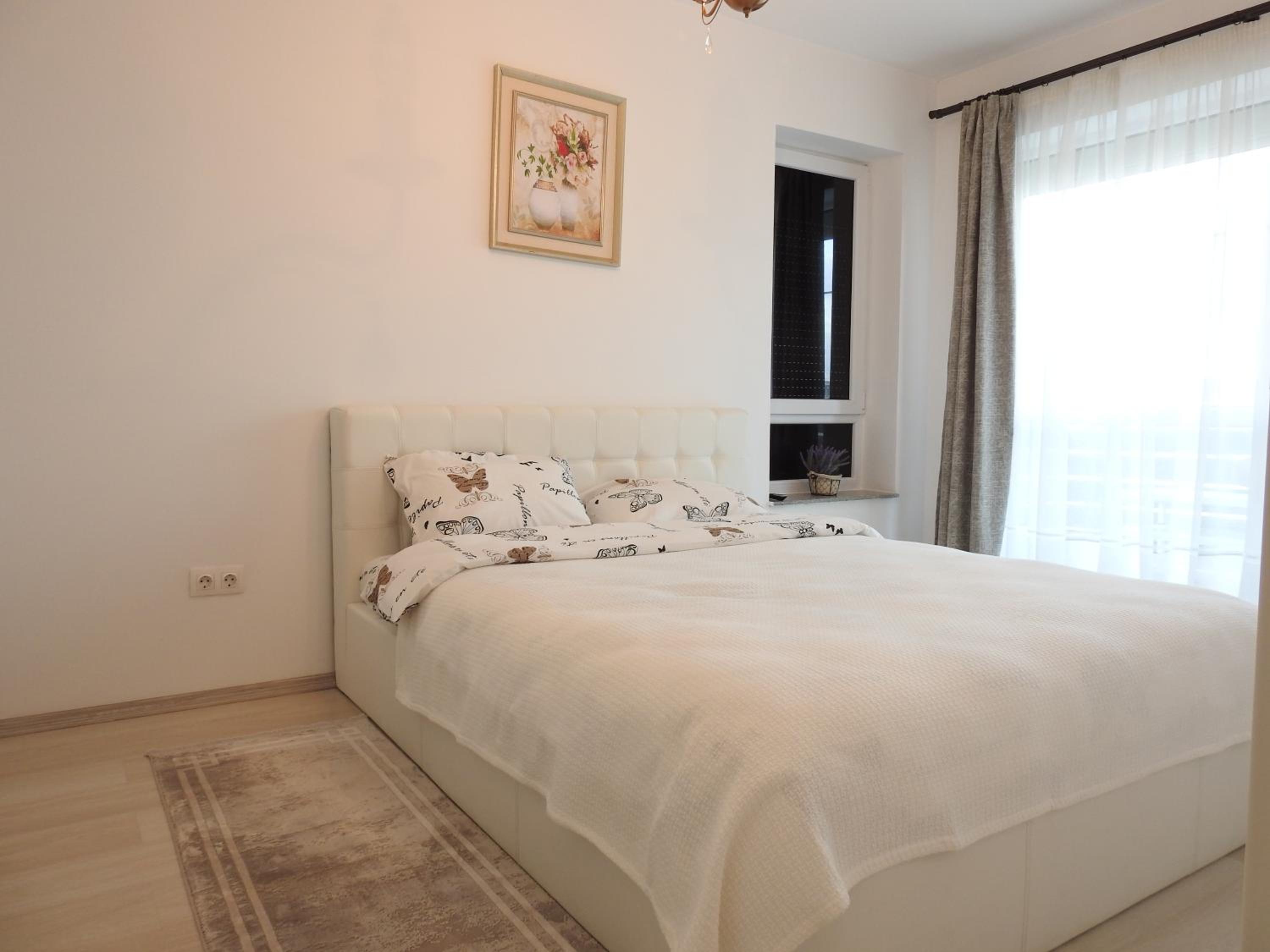 Deluxe Apartment - Photo 8