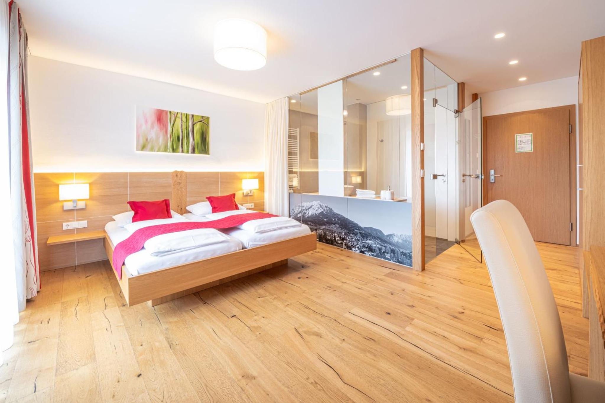 Double Room with Balcony and Mountain View - Photo 5