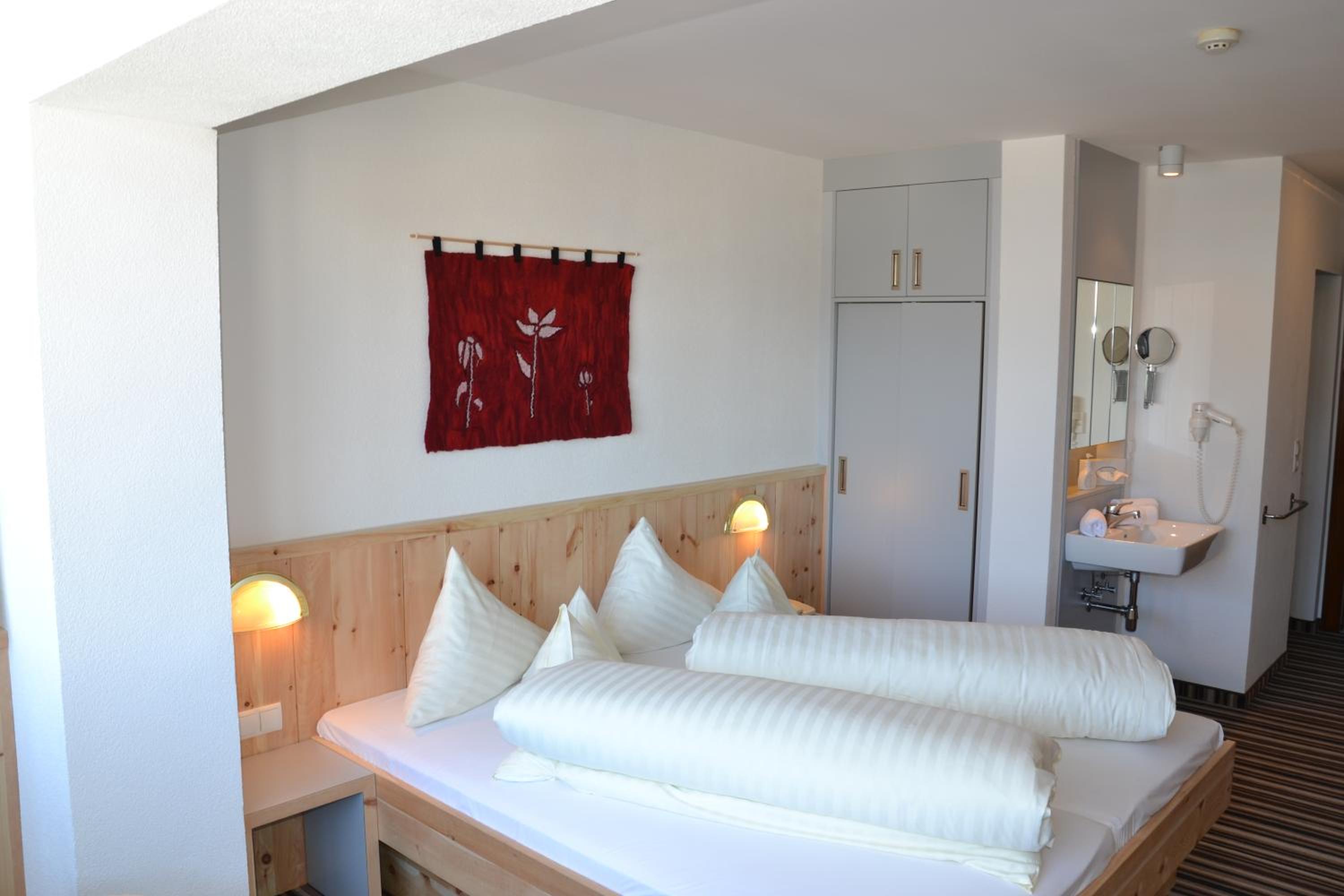 Double Room with Mountain View - Photo 2
