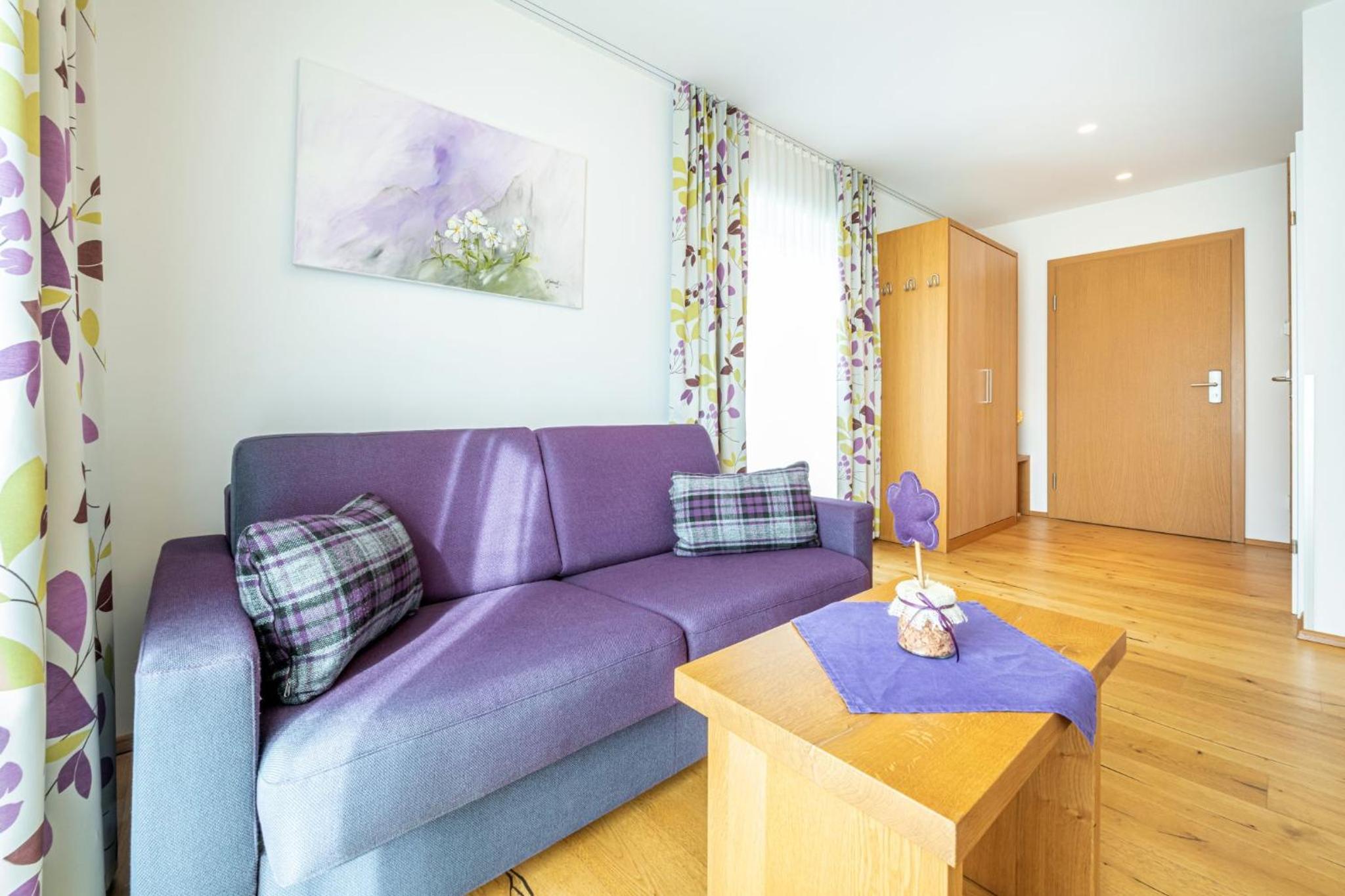 Suite with Balcony and Mountain View photo 3