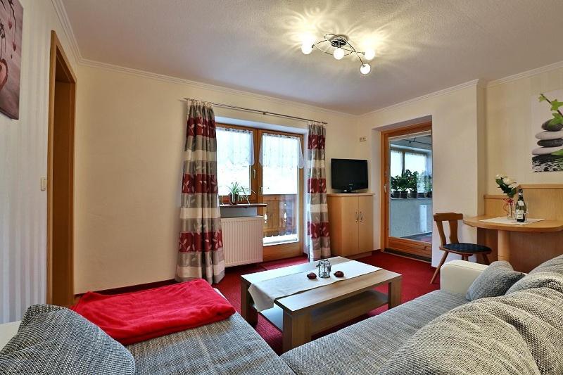 Budget Double Room photo 2
