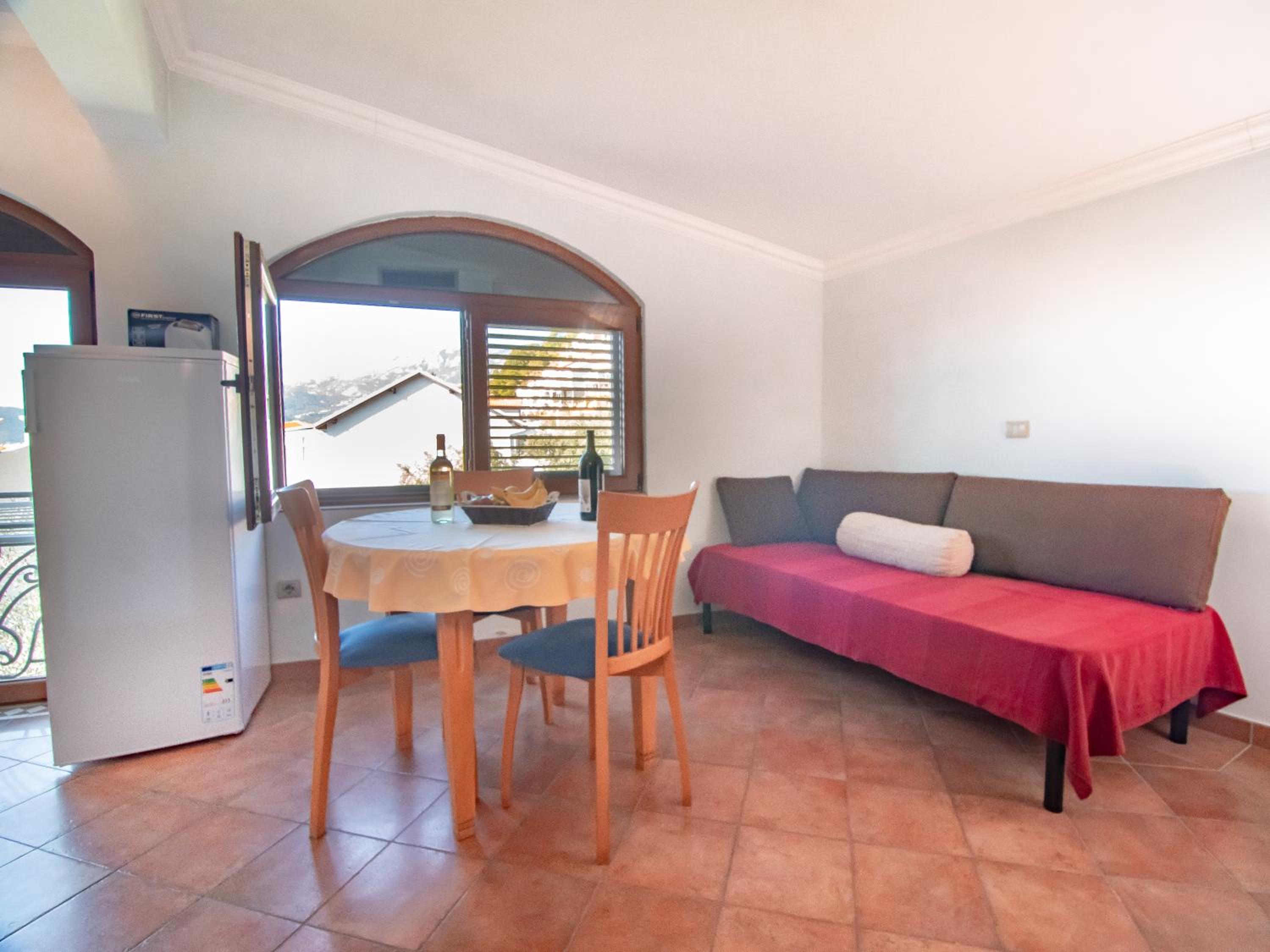 One-Bedroom Apartment (3 Adults) - Photo 1
