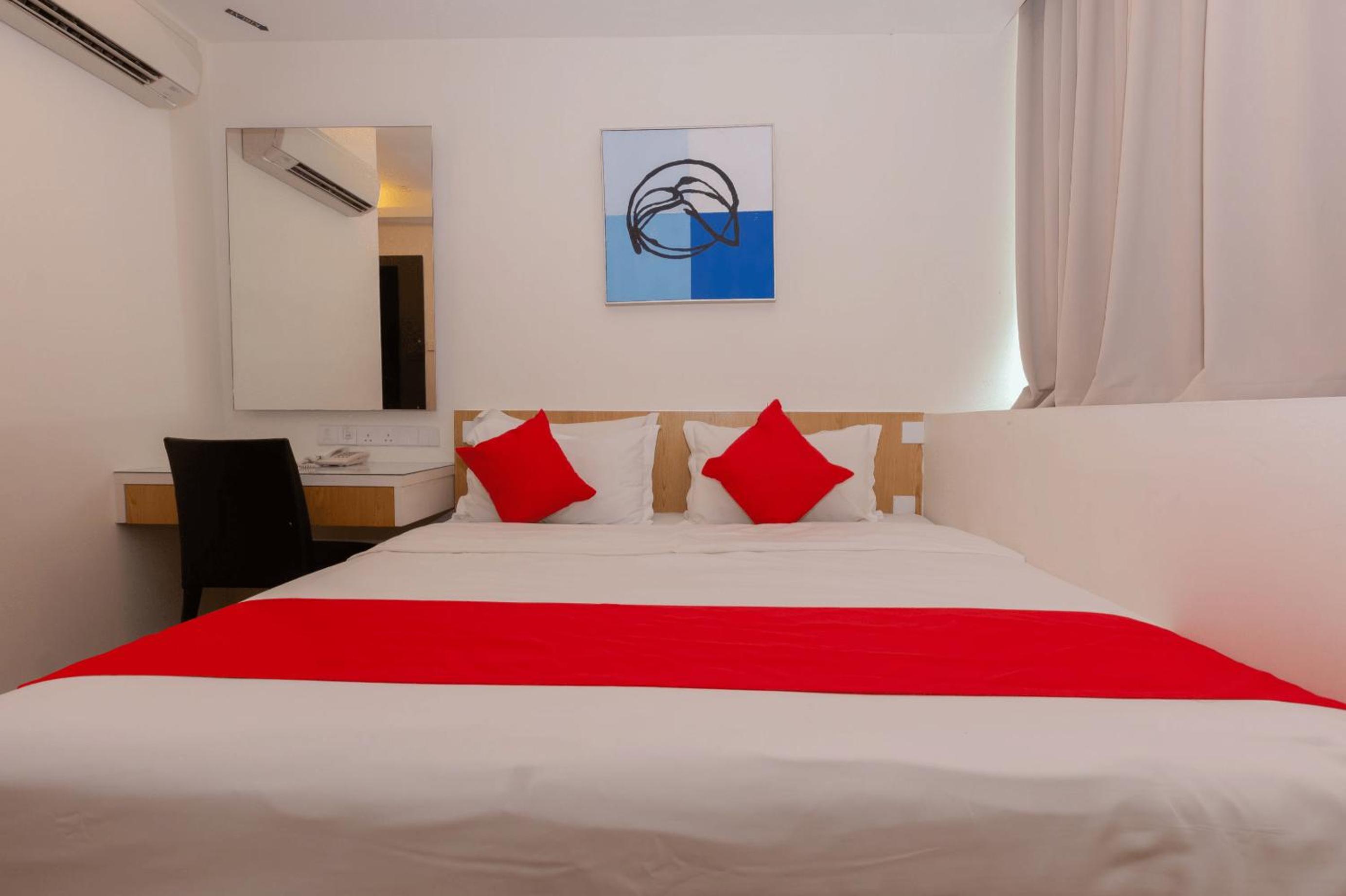 Deluxe King Room photo 3