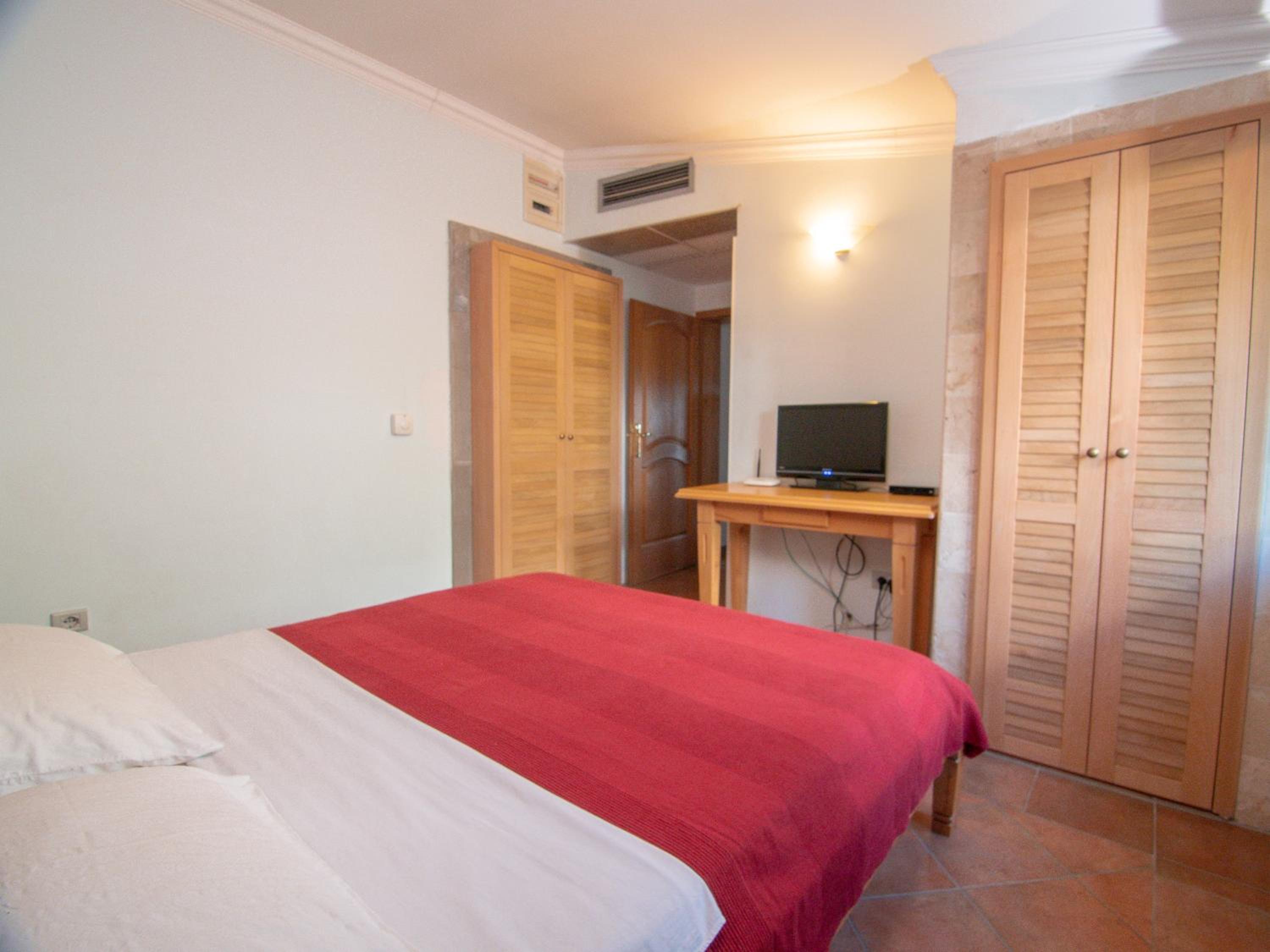 One-Bedroom Apartment (3 Adults) - Photo 7
