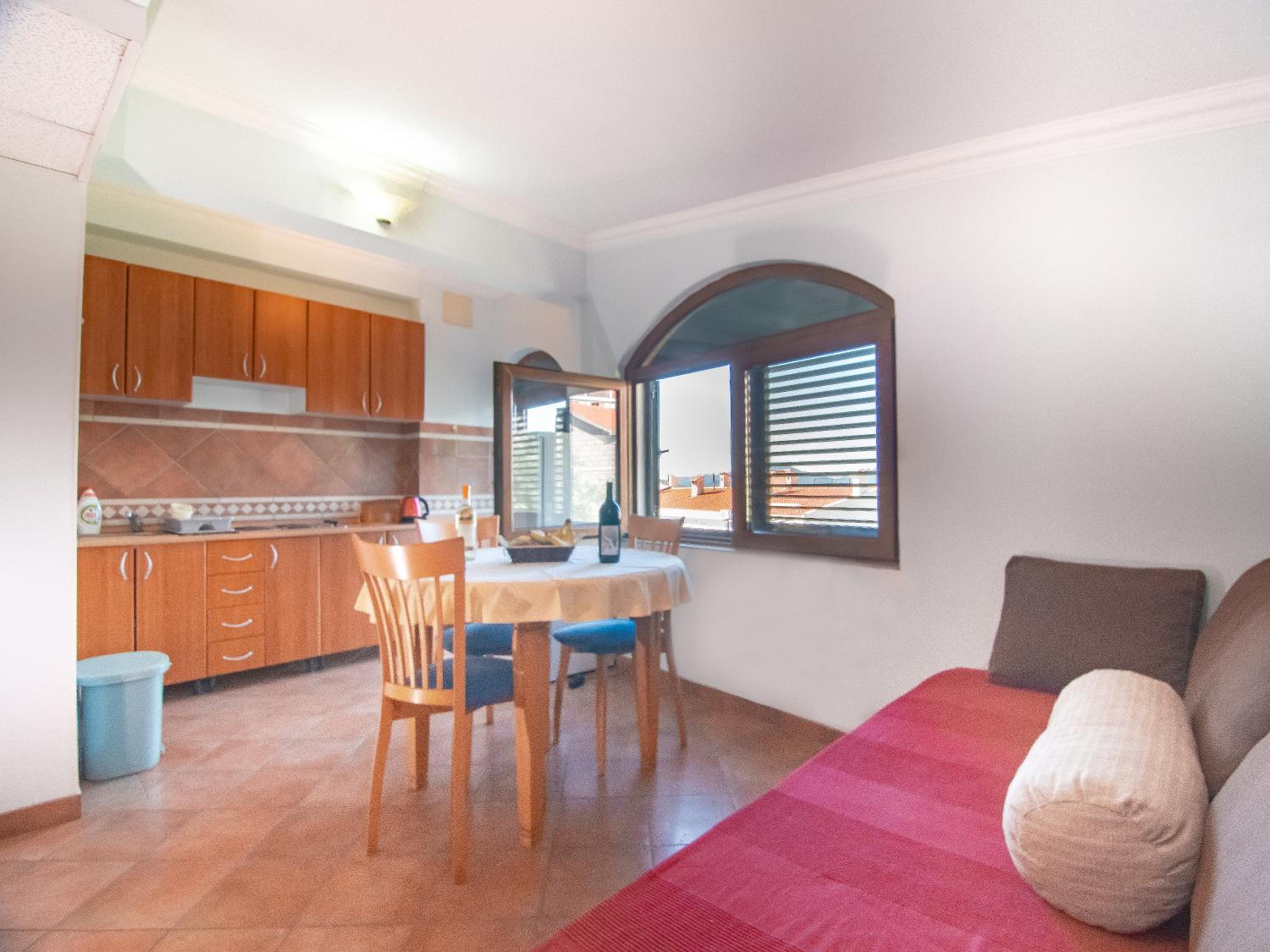 One-Bedroom Apartment (3 Adults) - Photo 5