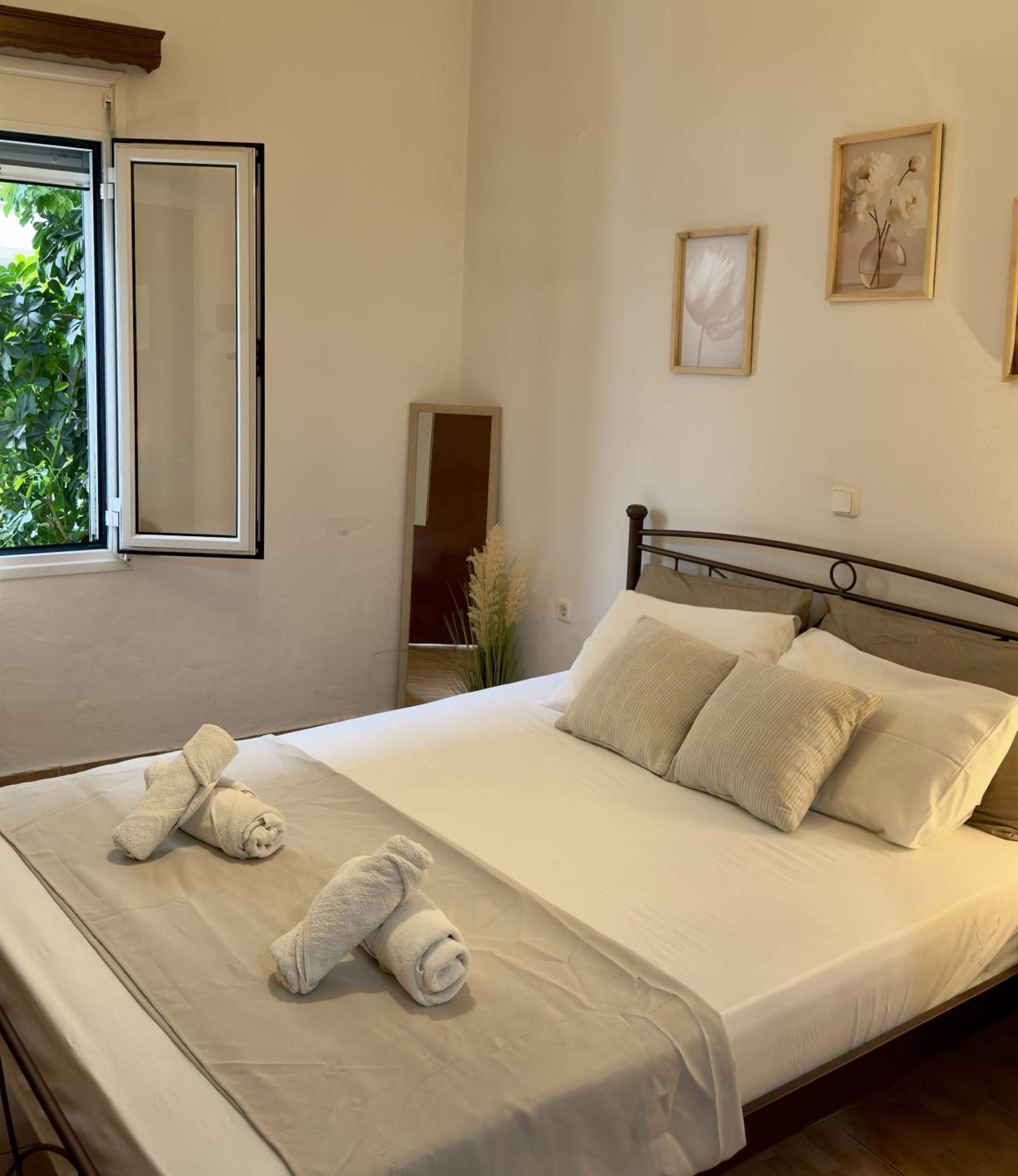 Budget Double or Twin Room photo 2