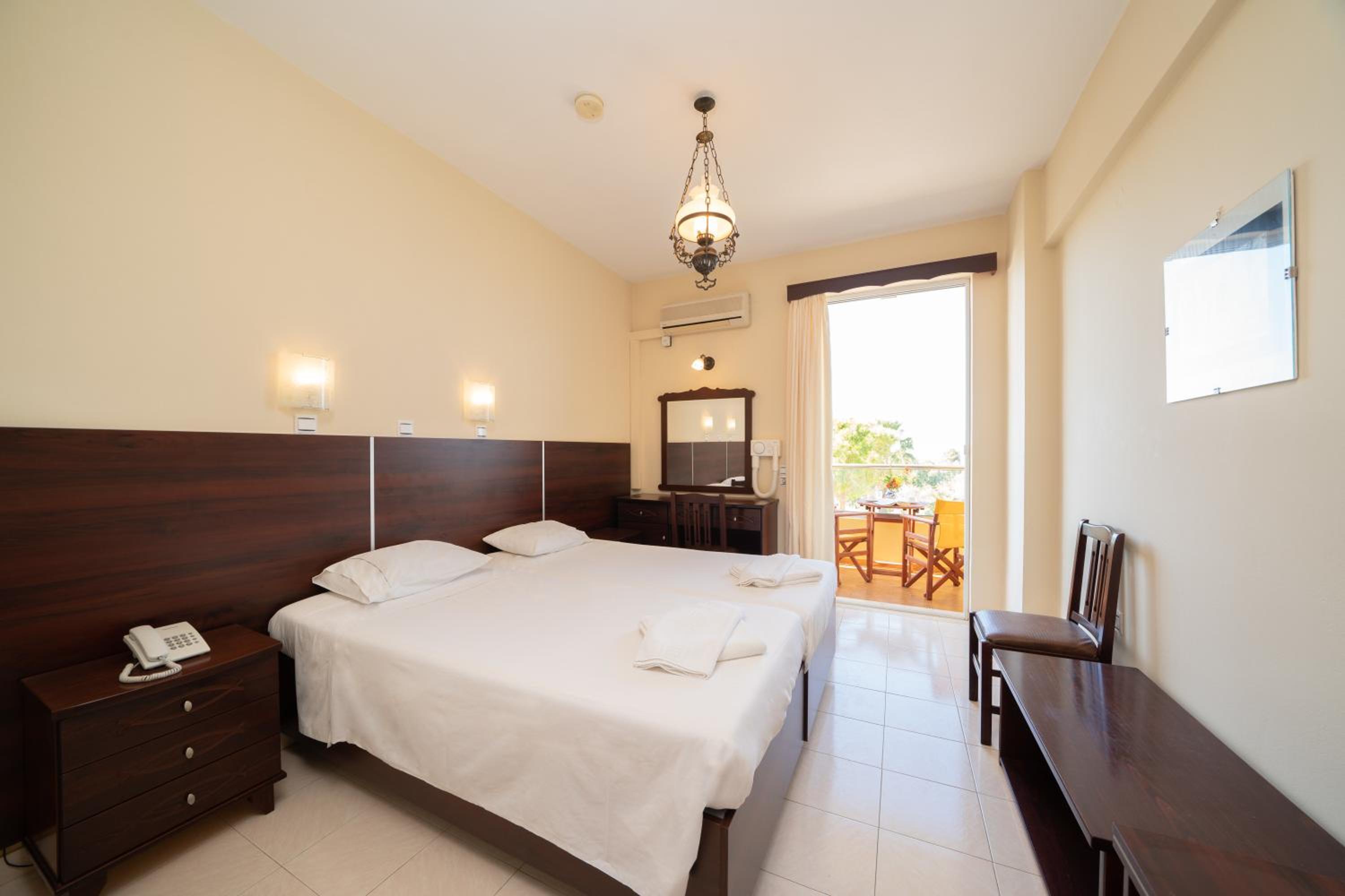 Double Or Twin Room With Sea View photo 3
