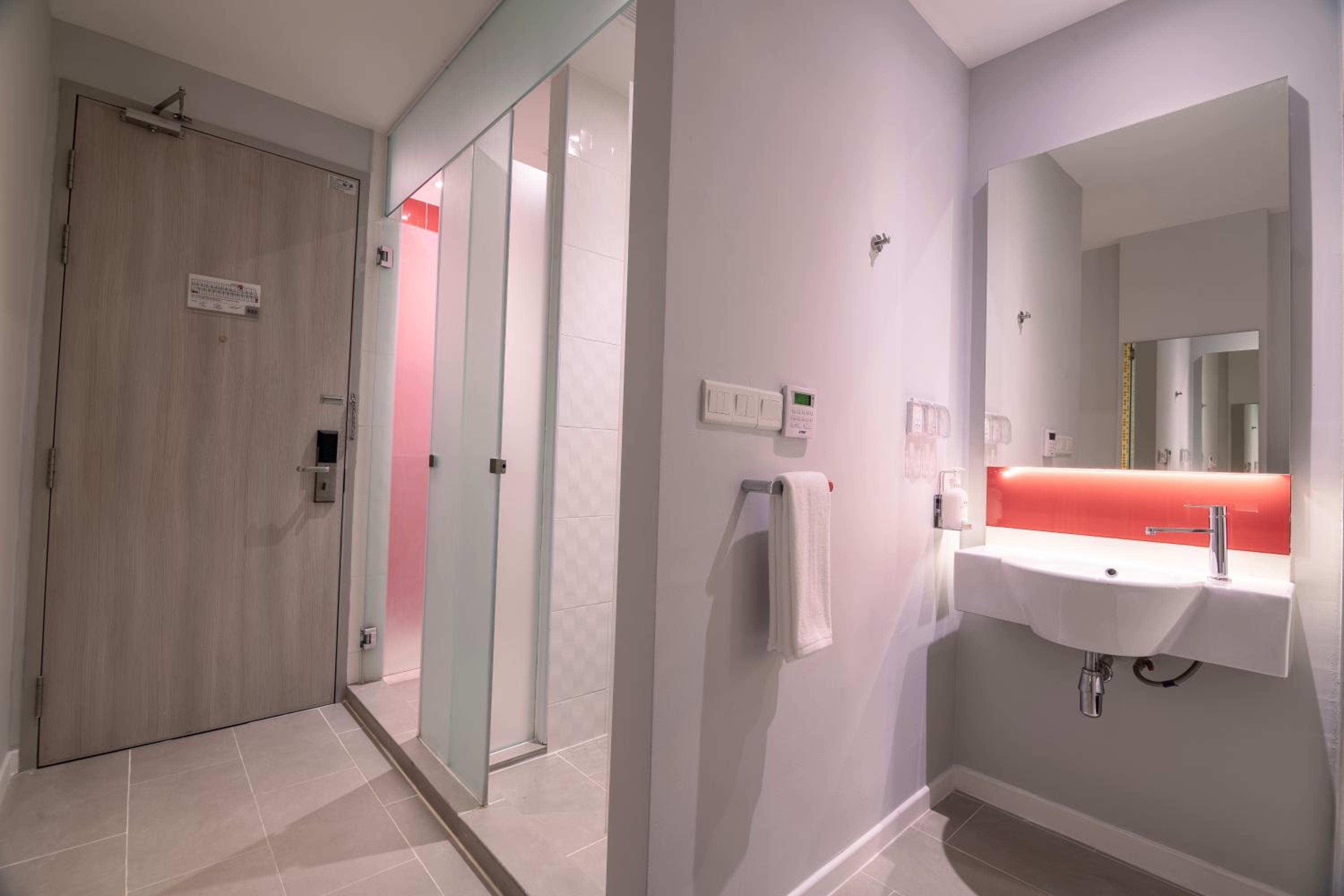 Standard Twin Room with Free Breakfast