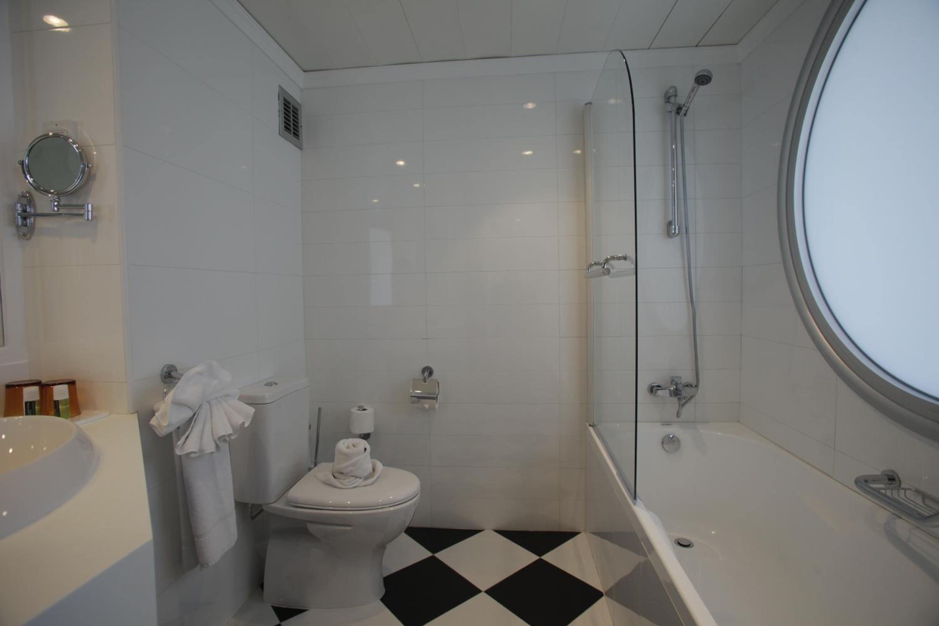 Double or Twin Room with Sea View