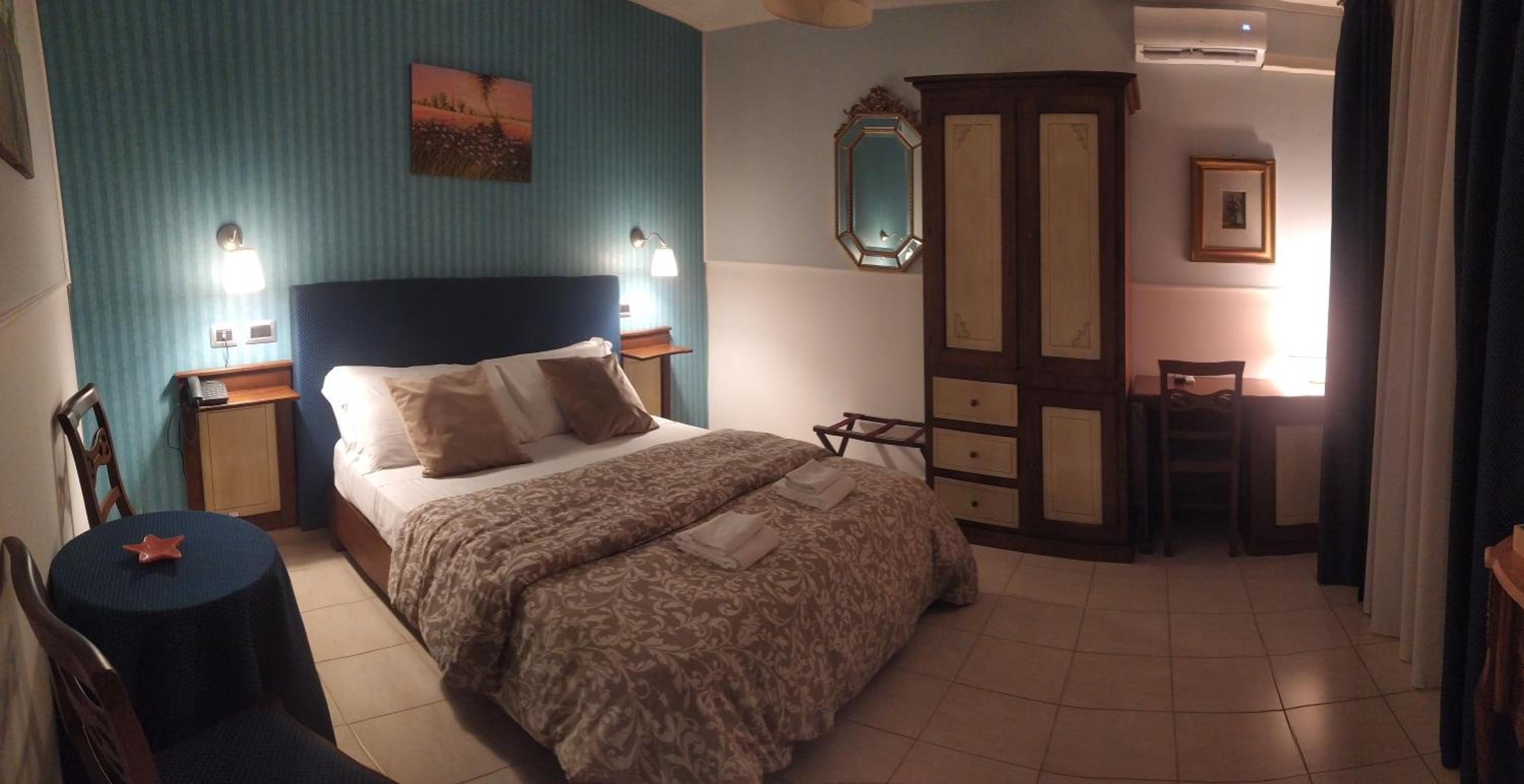 Deluxe Suite With Spa Bath