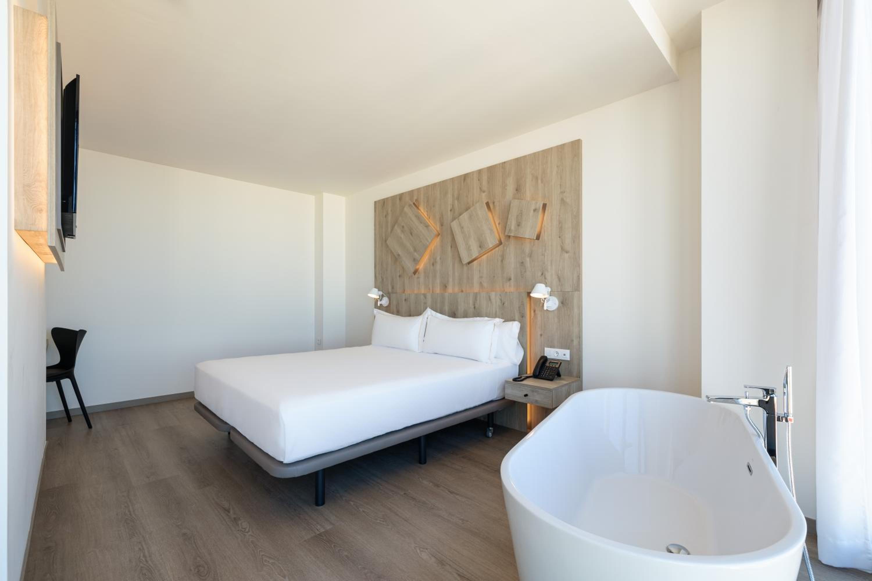Junior Suite - Photo 1