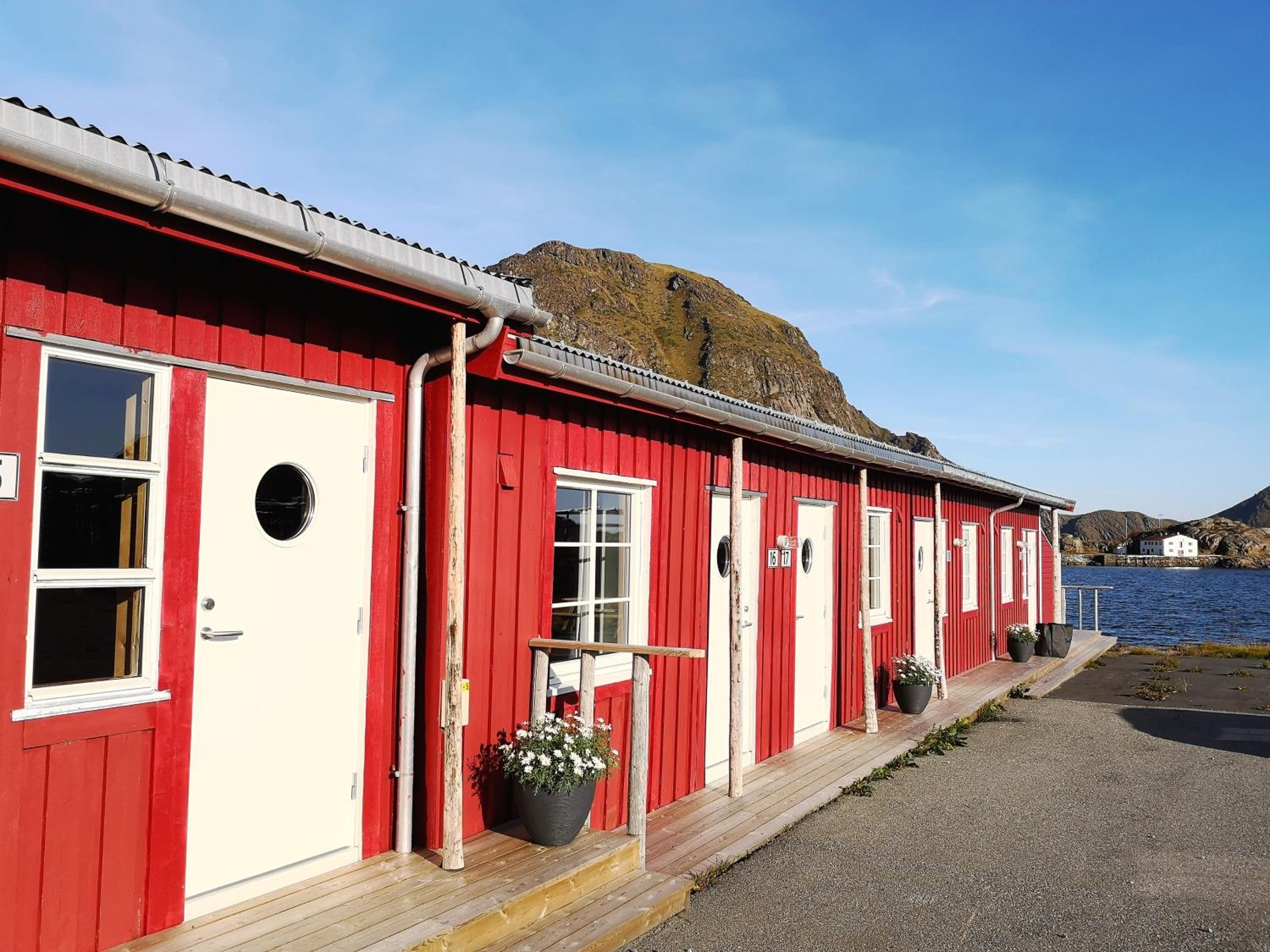 Bungalow - Water Front  - Photo 7