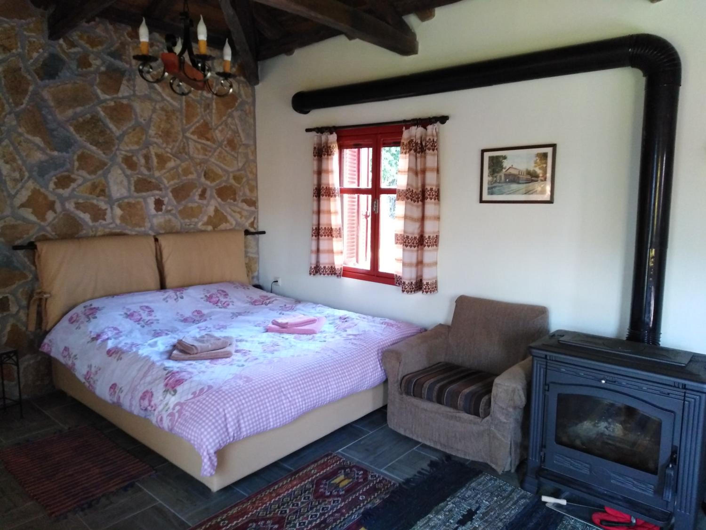 One-Bedroom House photo 1