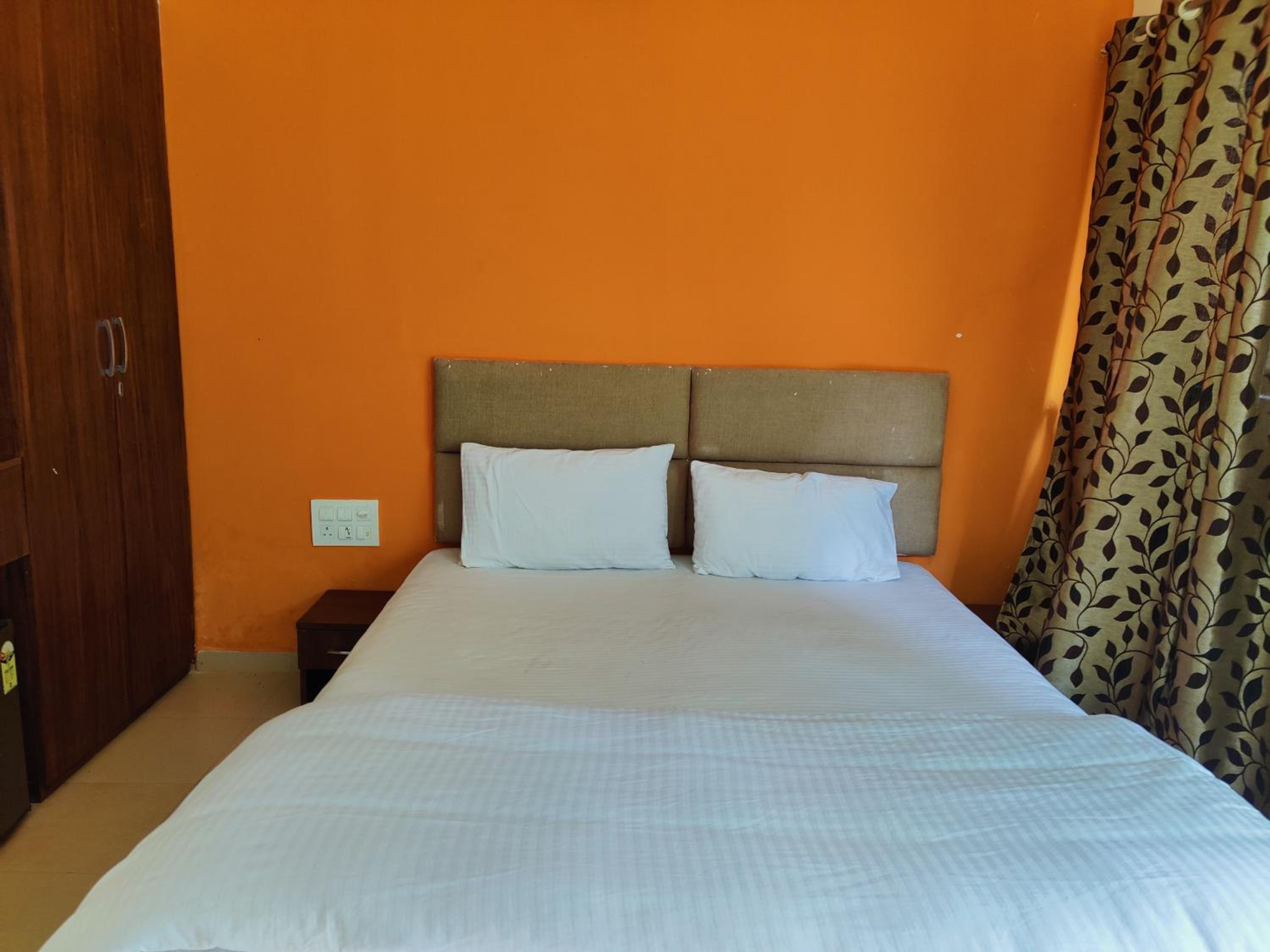 One-Bedroom House - Photo 14