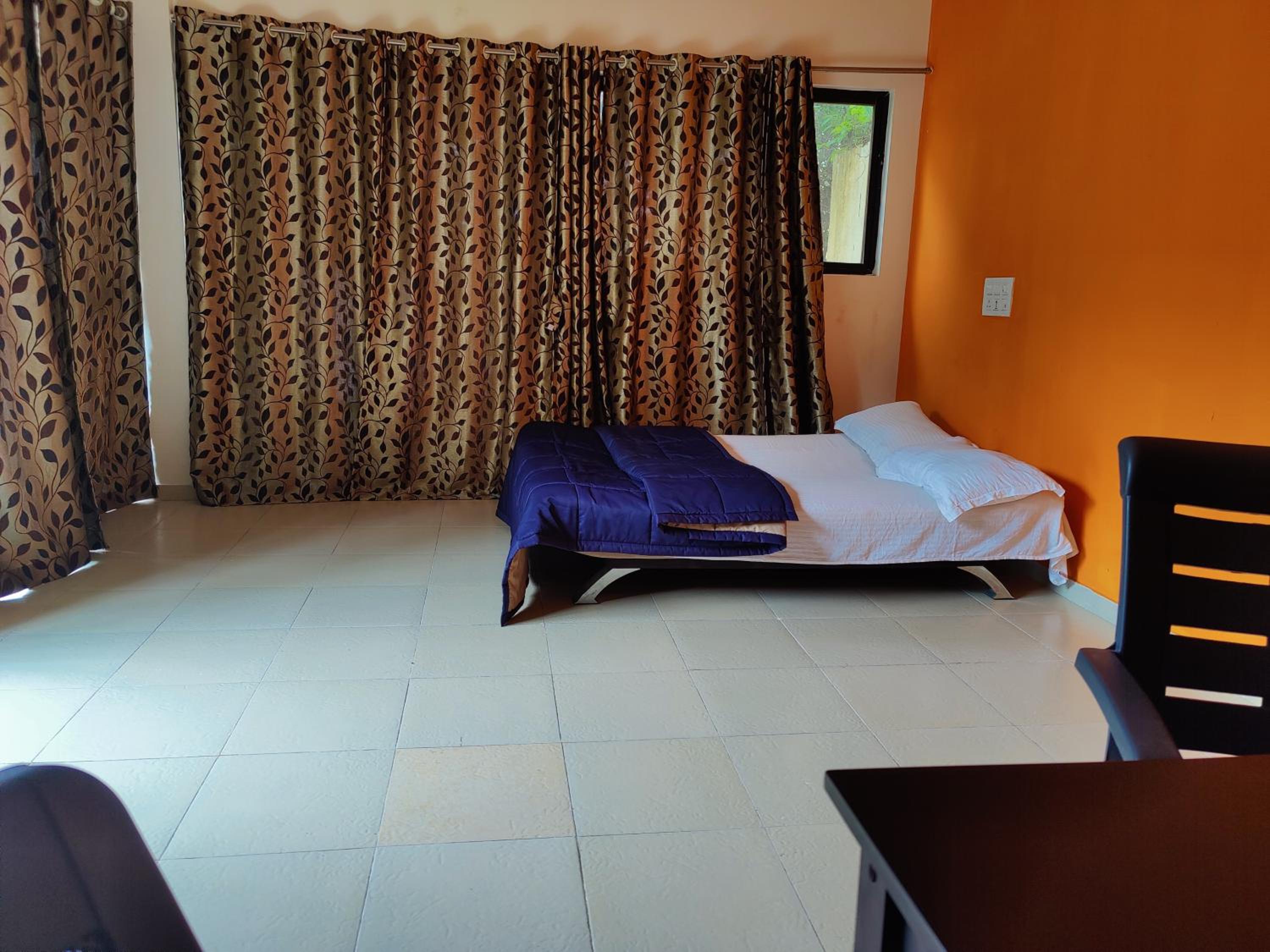 One-Bedroom House - Photo 10