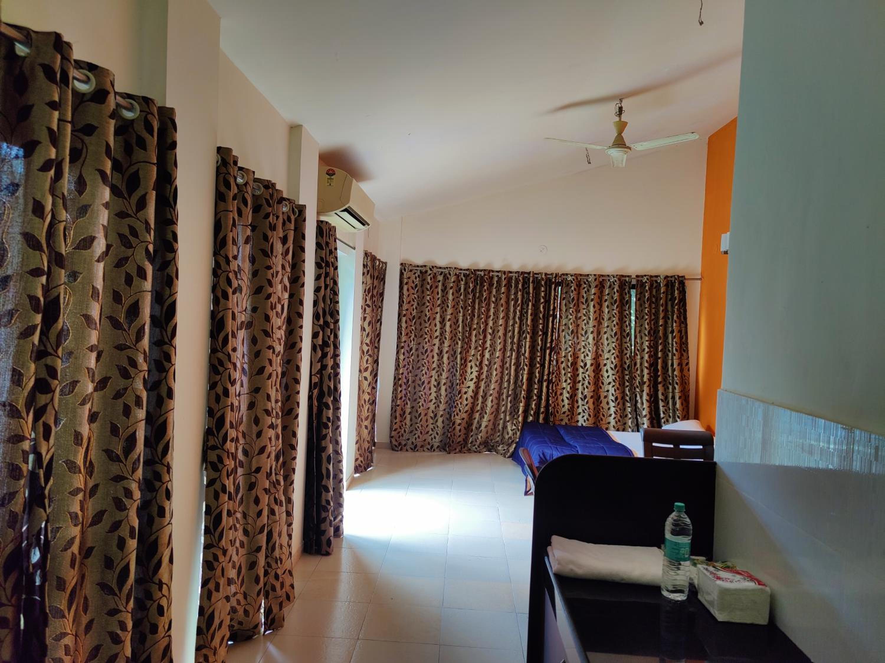 One-Bedroom House - Photo 9