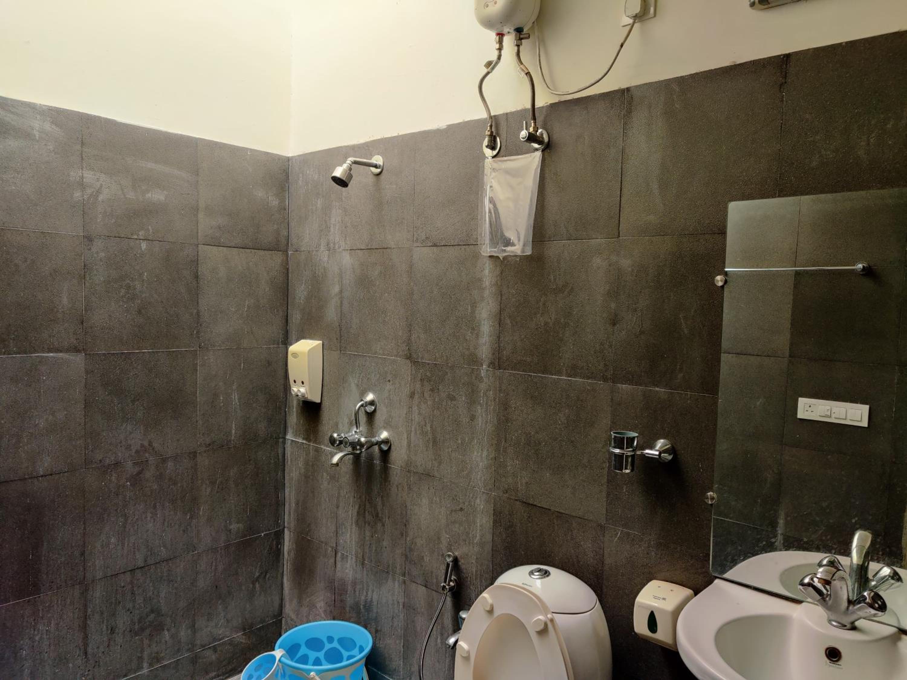 One-Bedroom House - Photo 7