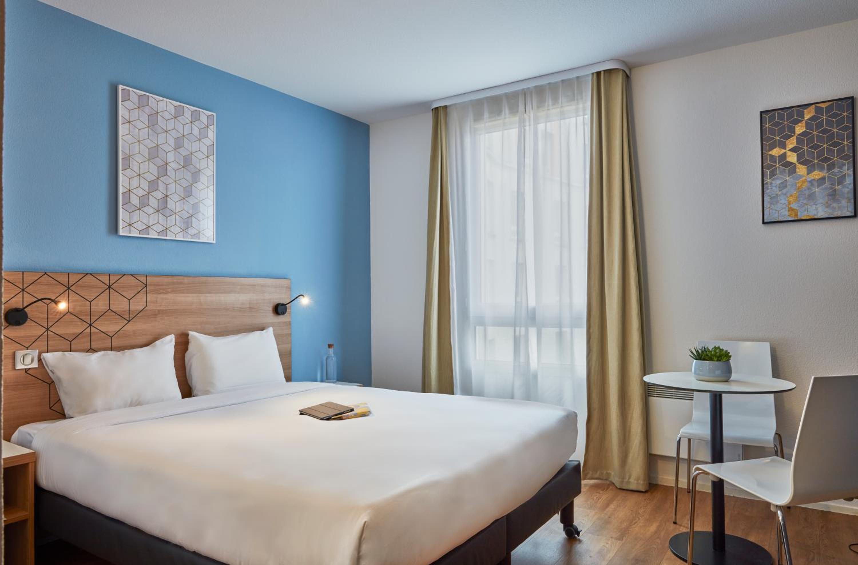 Studio with Double Bed - Photo 3