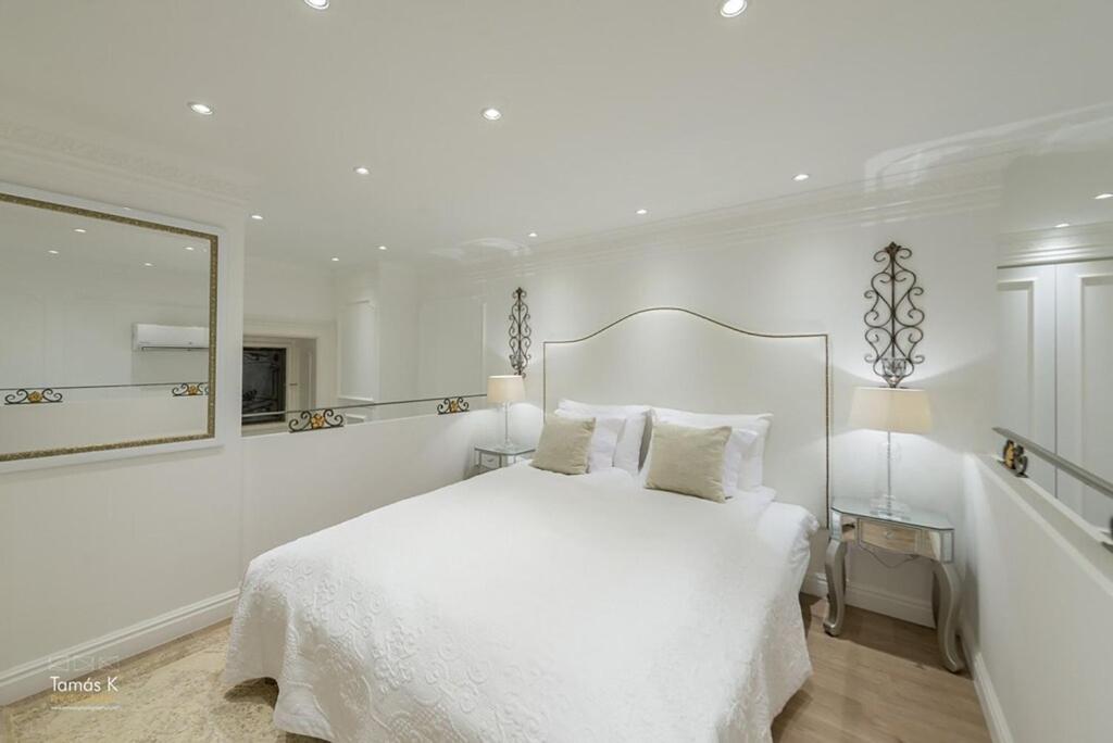 Apartment with Balcony - Photo 1